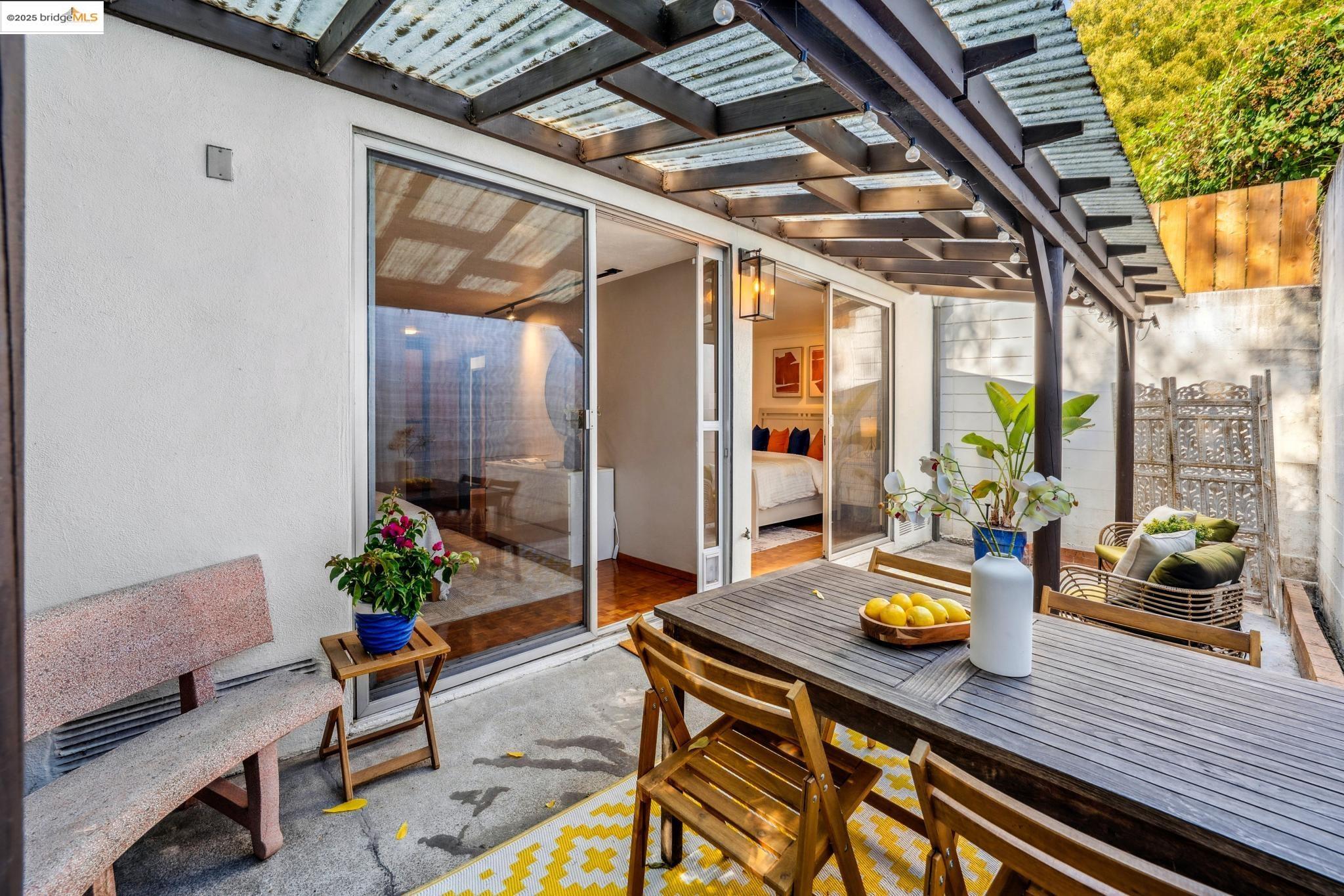 Detail Gallery Image 56 of 59 For 2760 Park Blvd, Oakland,  CA 94606 - 3 Beds | 2/1 Baths