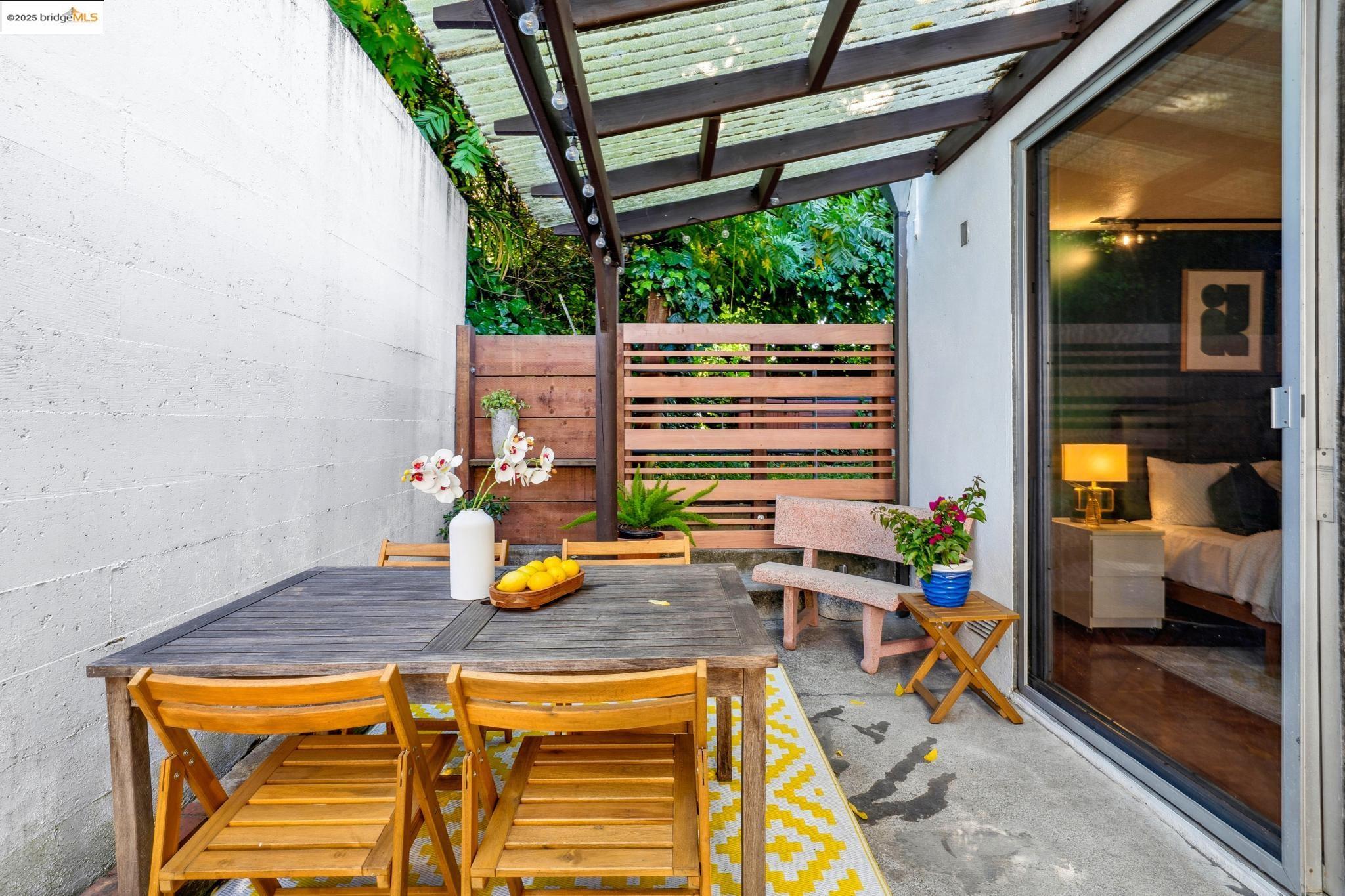 Detail Gallery Image 58 of 59 For 2760 Park Blvd, Oakland,  CA 94606 - 3 Beds | 2/1 Baths