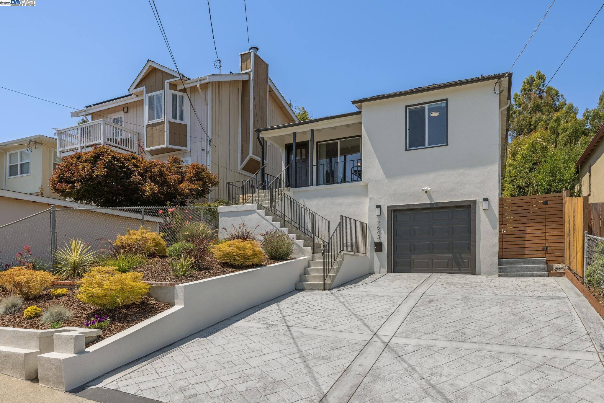 Detail Gallery Image 1 of 1 For 2643 99th Ave, Oakland,  CA 94605 - 3 Beds | 2 Baths