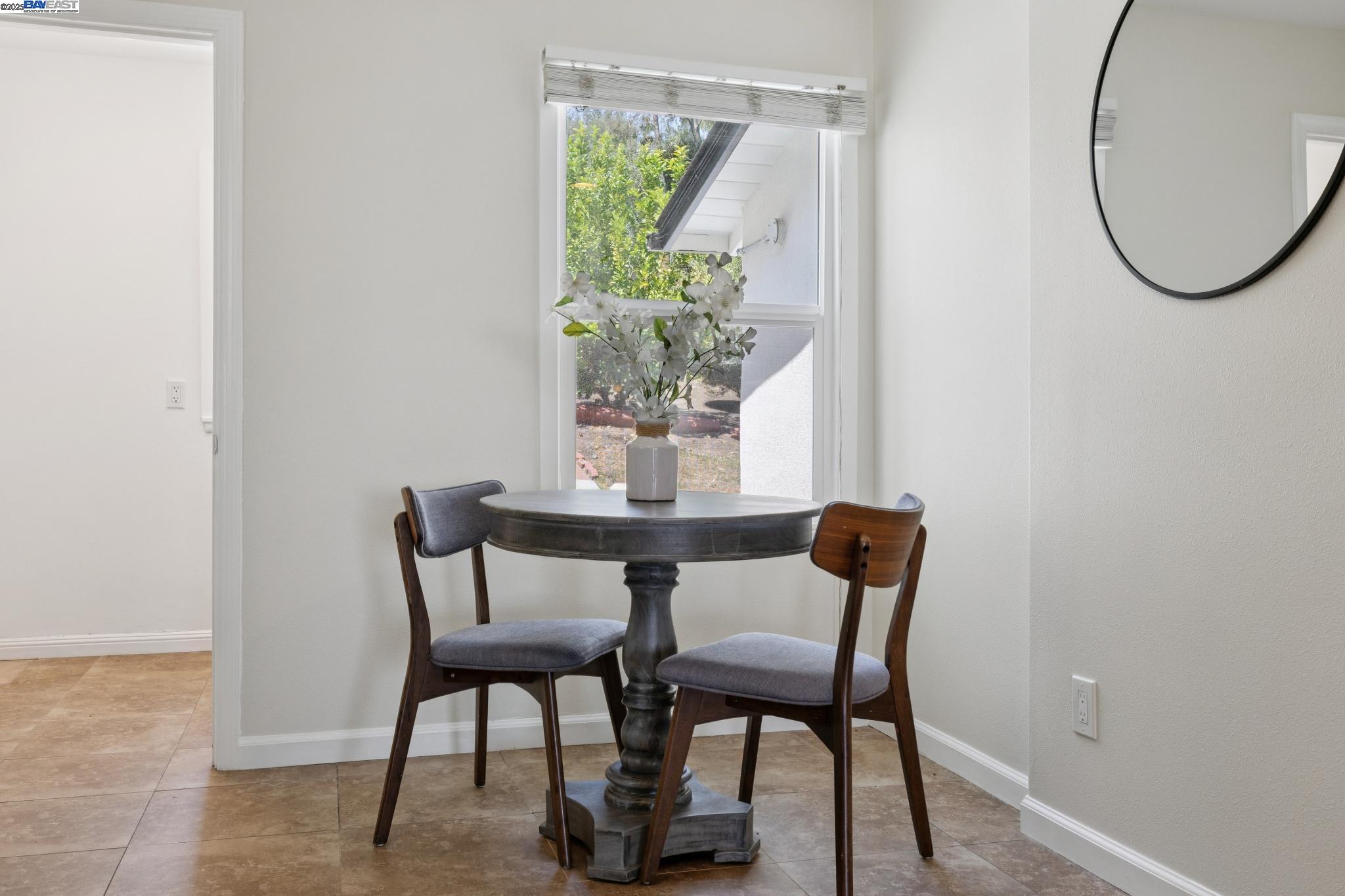 Detail Gallery Image 18 of 55 For 2643 99th Ave, Oakland,  CA 94605 - 3 Beds | 2 Baths