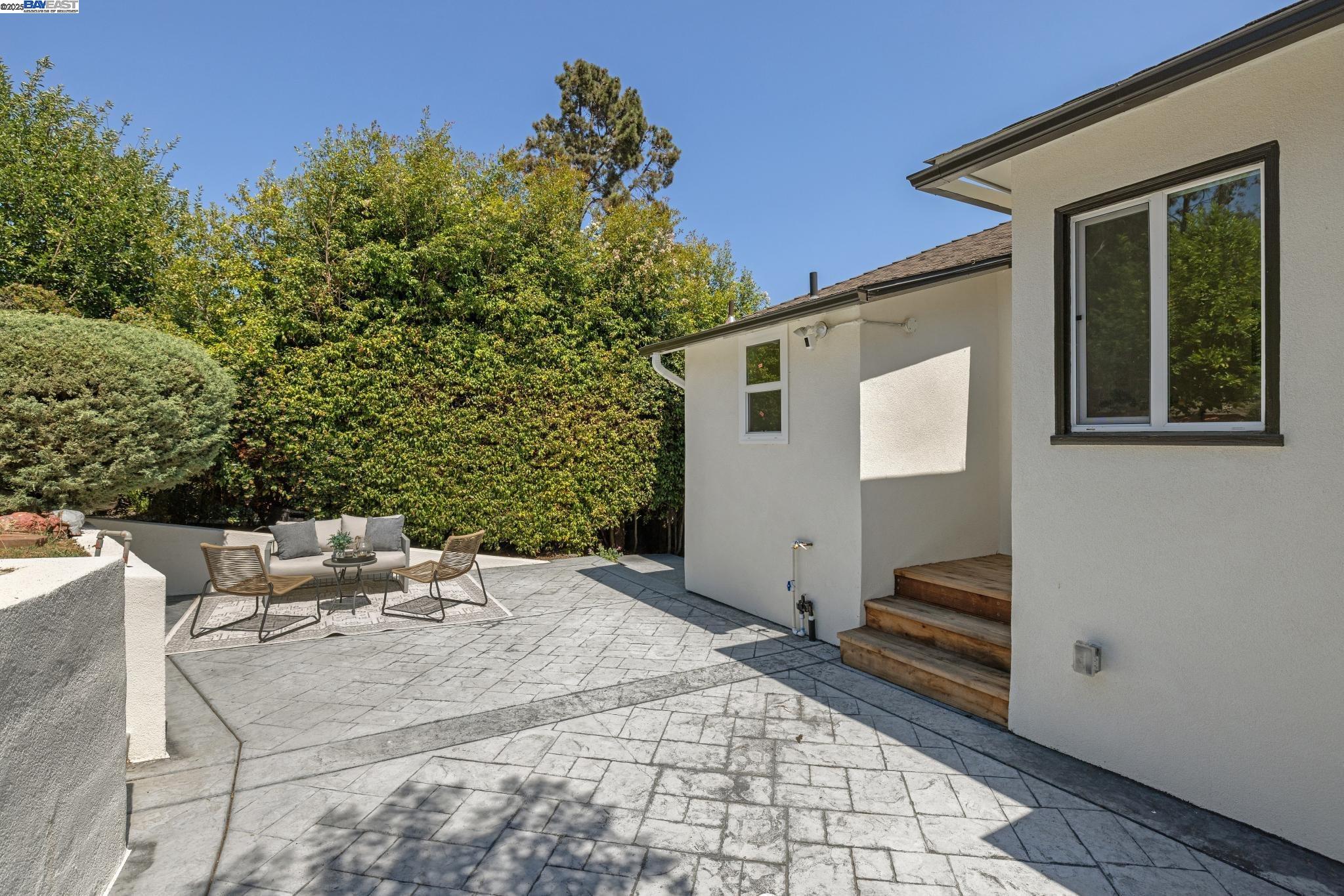 Detail Gallery Image 34 of 55 For 2643 99th Ave, Oakland,  CA 94605 - 3 Beds | 2 Baths