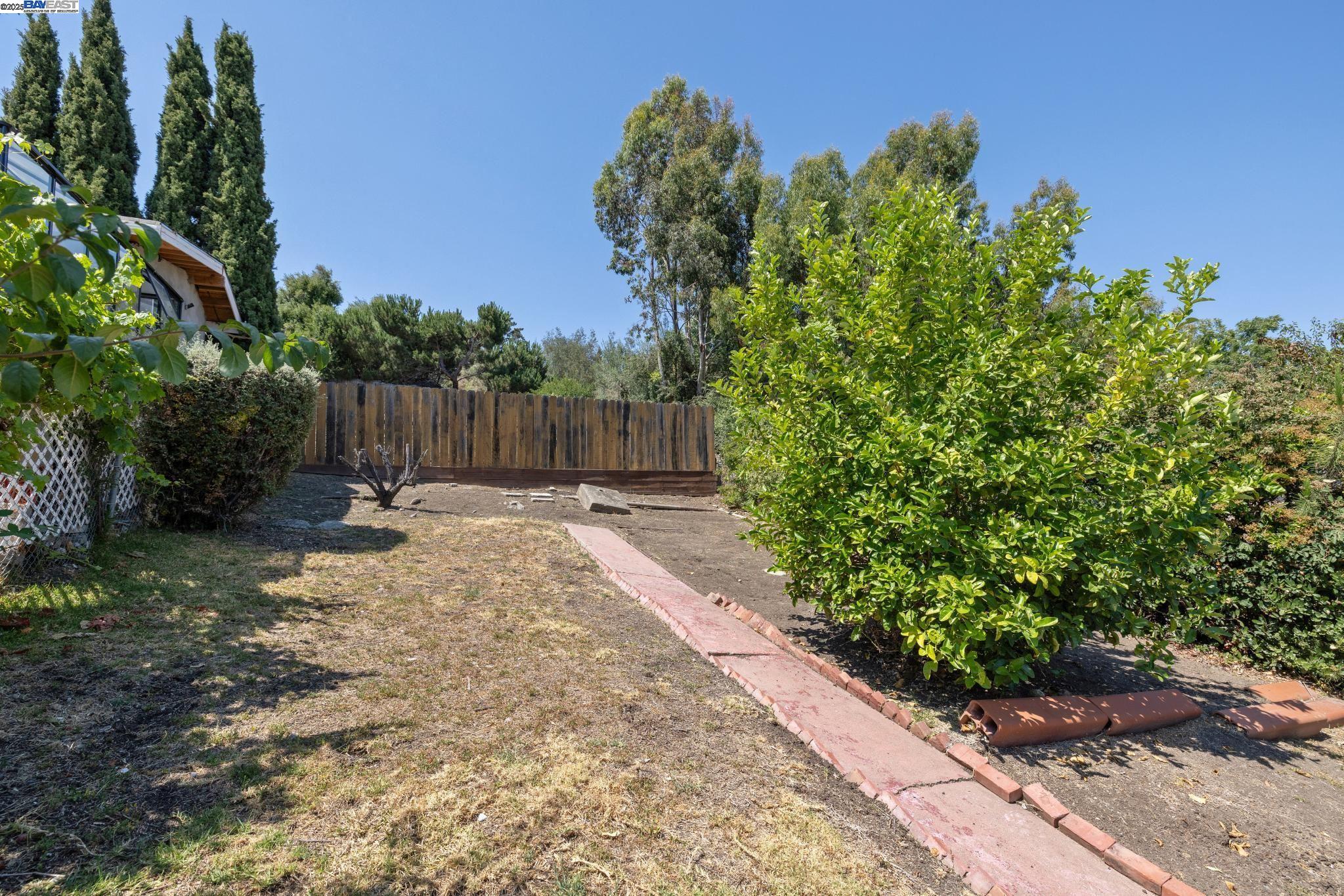Detail Gallery Image 38 of 55 For 2643 99th Ave, Oakland,  CA 94605 - 3 Beds | 2 Baths