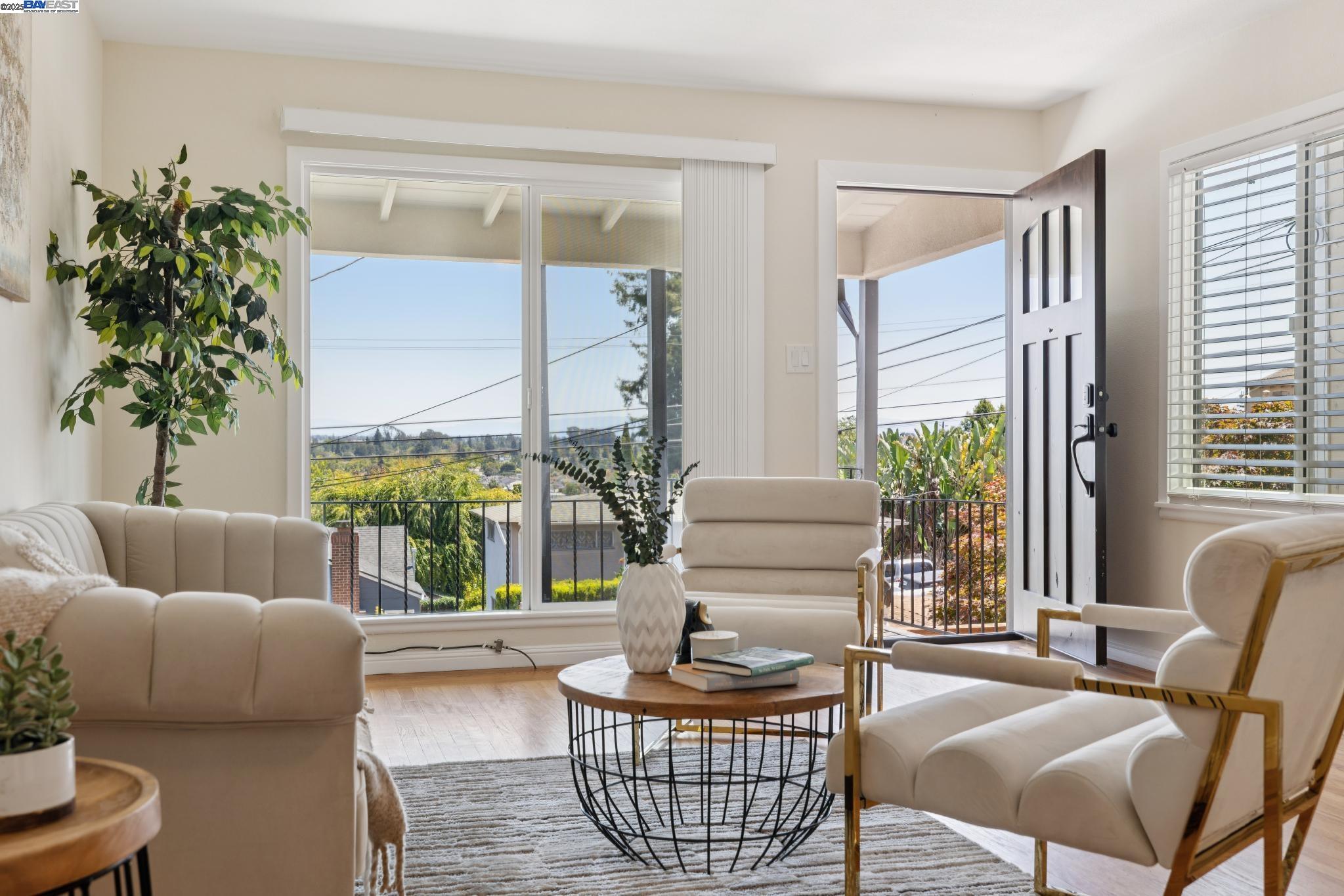 Detail Gallery Image 10 of 55 For 2643 99th Ave, Oakland,  CA 94605 - 3 Beds | 2 Baths