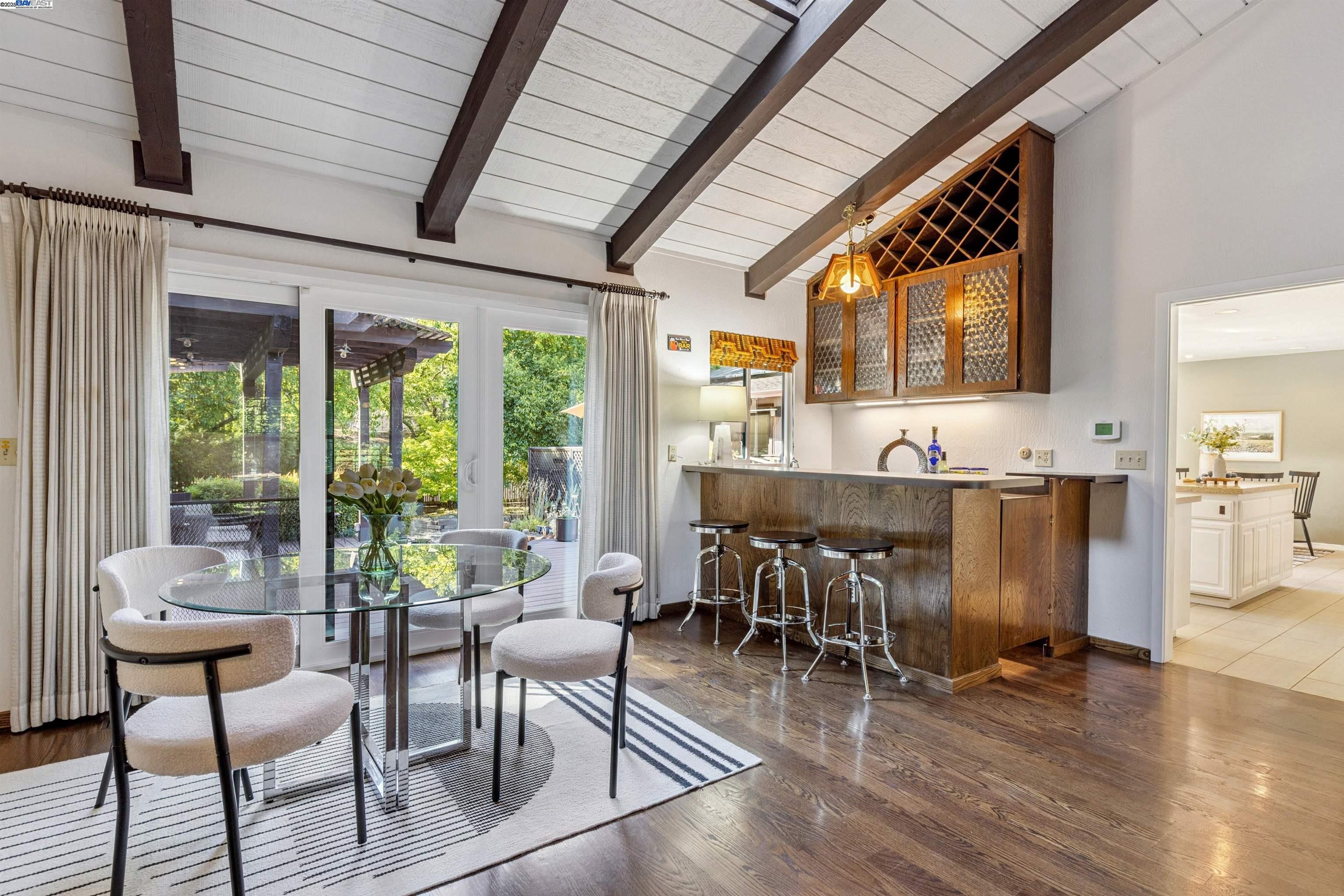 Detail Gallery Image 14 of 60 For 146 via Copla, Alamo,  CA 94507 - 5 Beds | 3 Baths