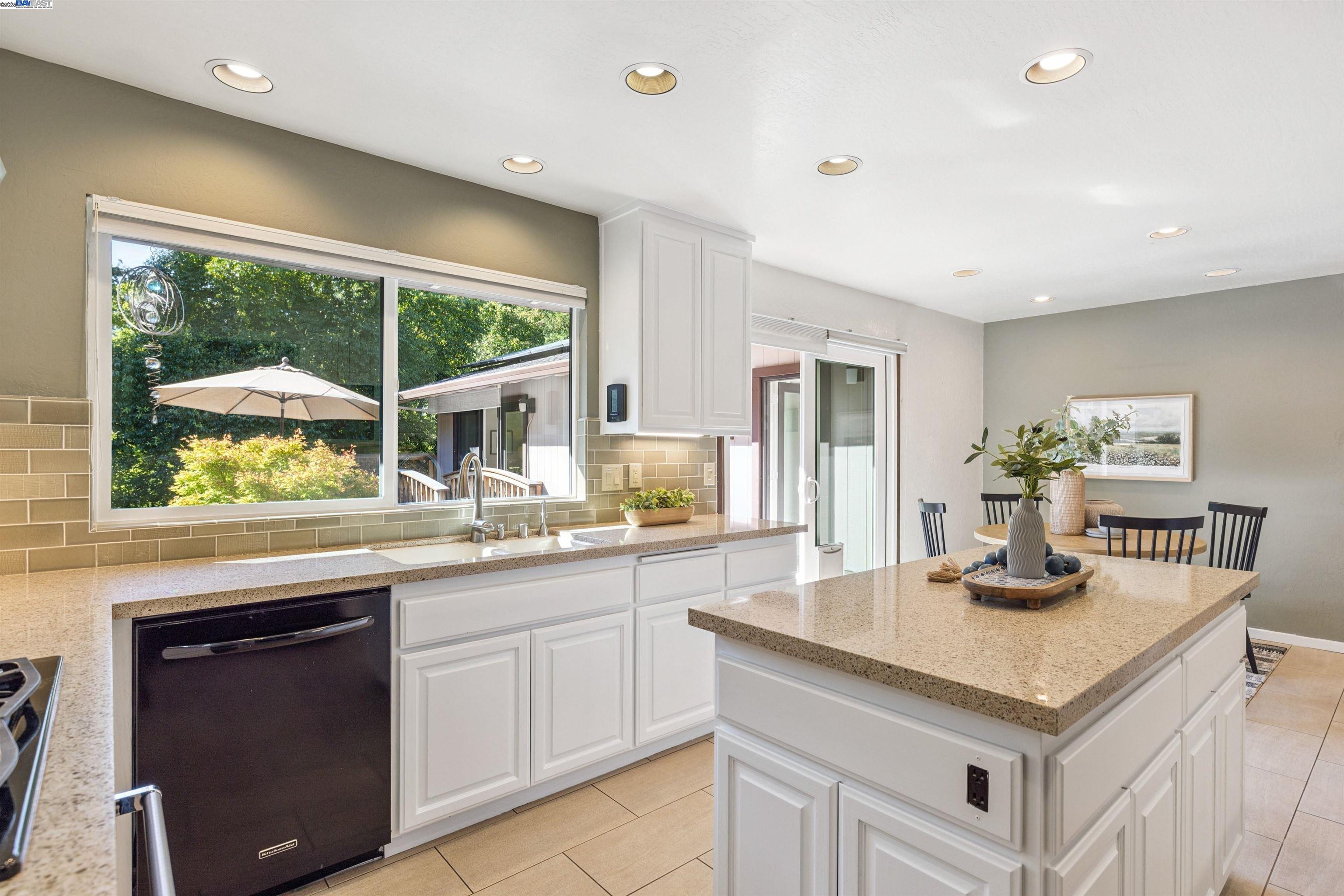 Detail Gallery Image 21 of 60 For 146 via Copla, Alamo,  CA 94507 - 5 Beds | 3 Baths