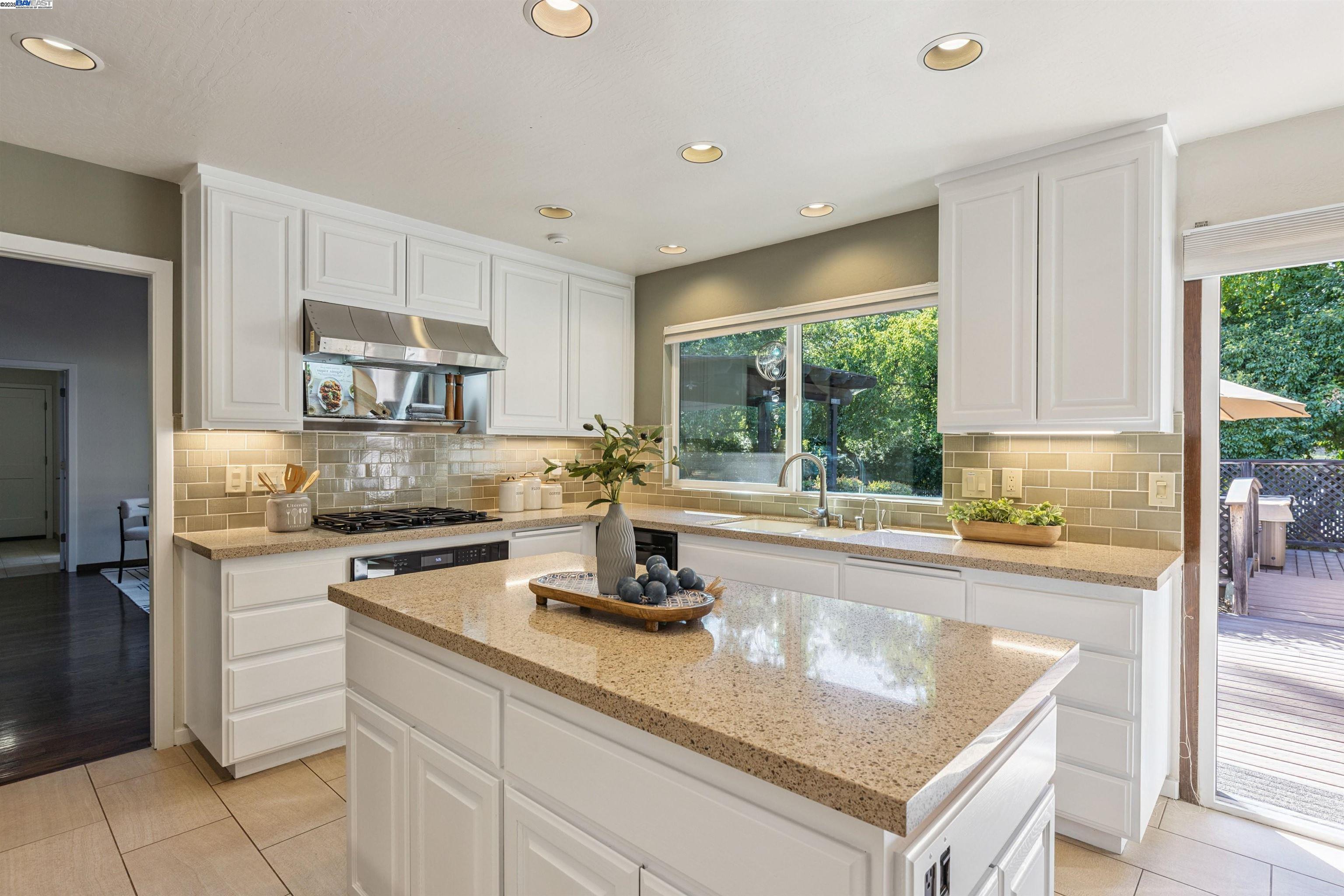 Detail Gallery Image 22 of 60 For 146 via Copla, Alamo,  CA 94507 - 5 Beds | 3 Baths