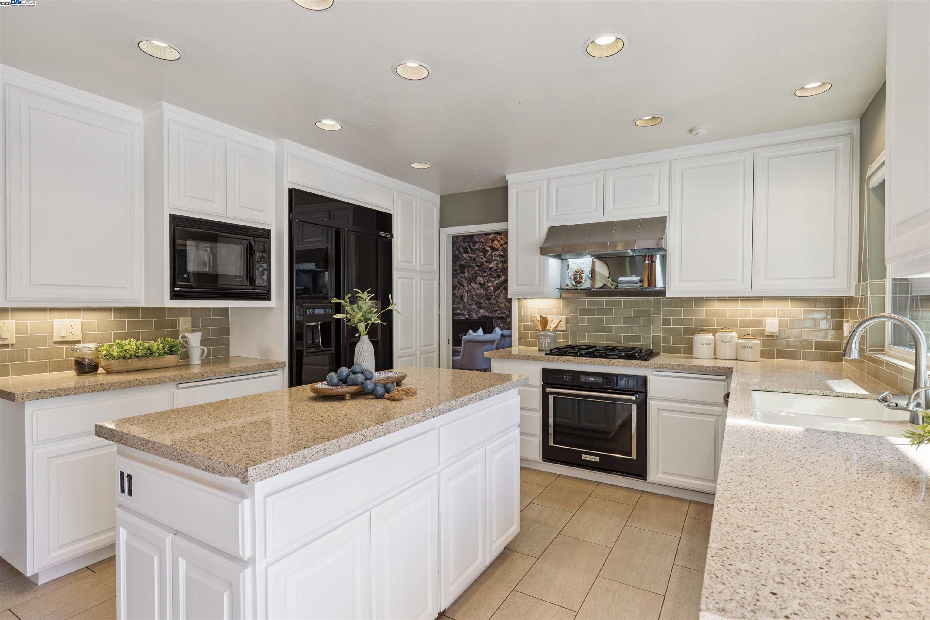 Detail Gallery Image 24 of 60 For 146 via Copla, Alamo,  CA 94507 - 5 Beds | 3 Baths