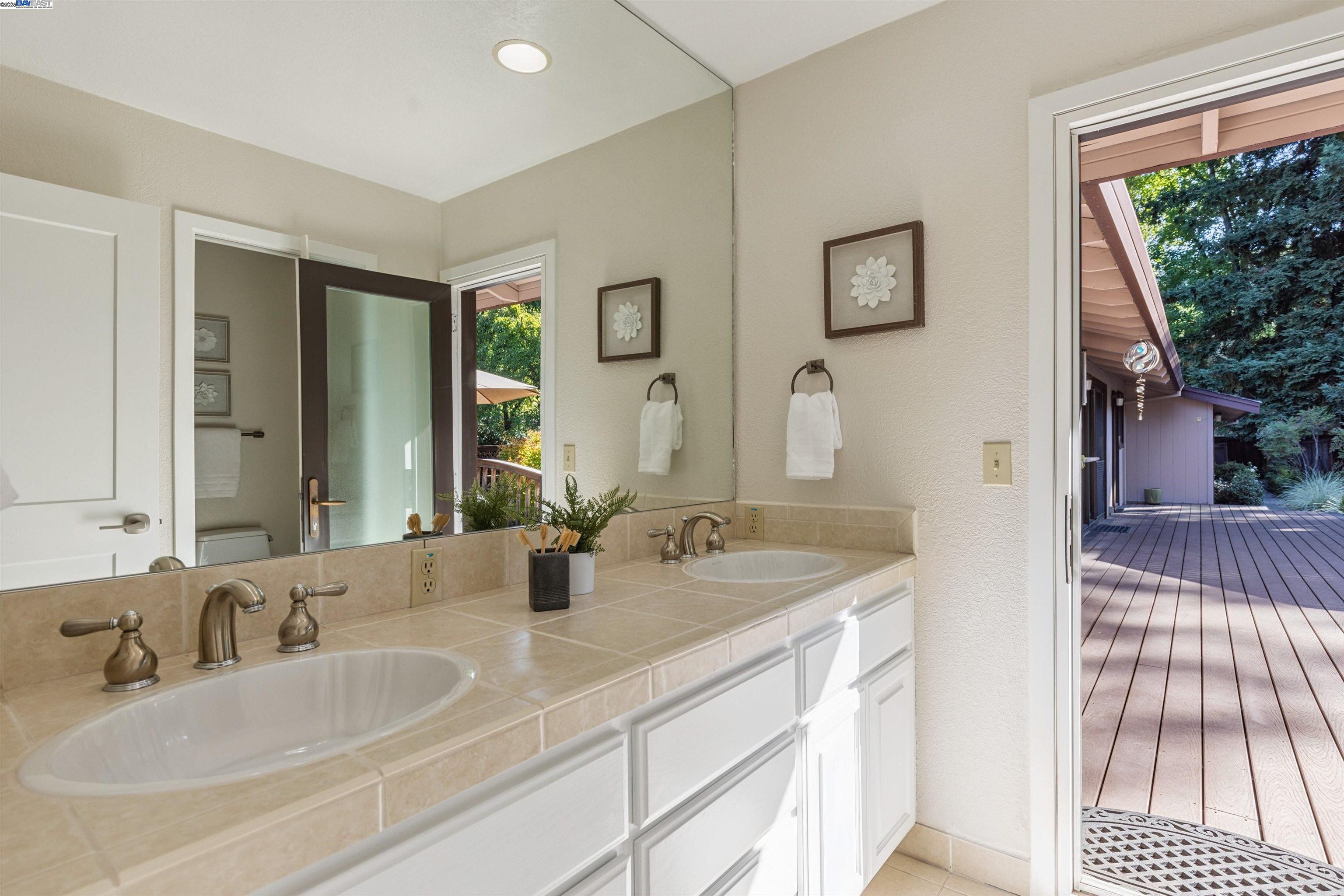 Detail Gallery Image 31 of 60 For 146 via Copla, Alamo,  CA 94507 - 5 Beds | 3 Baths