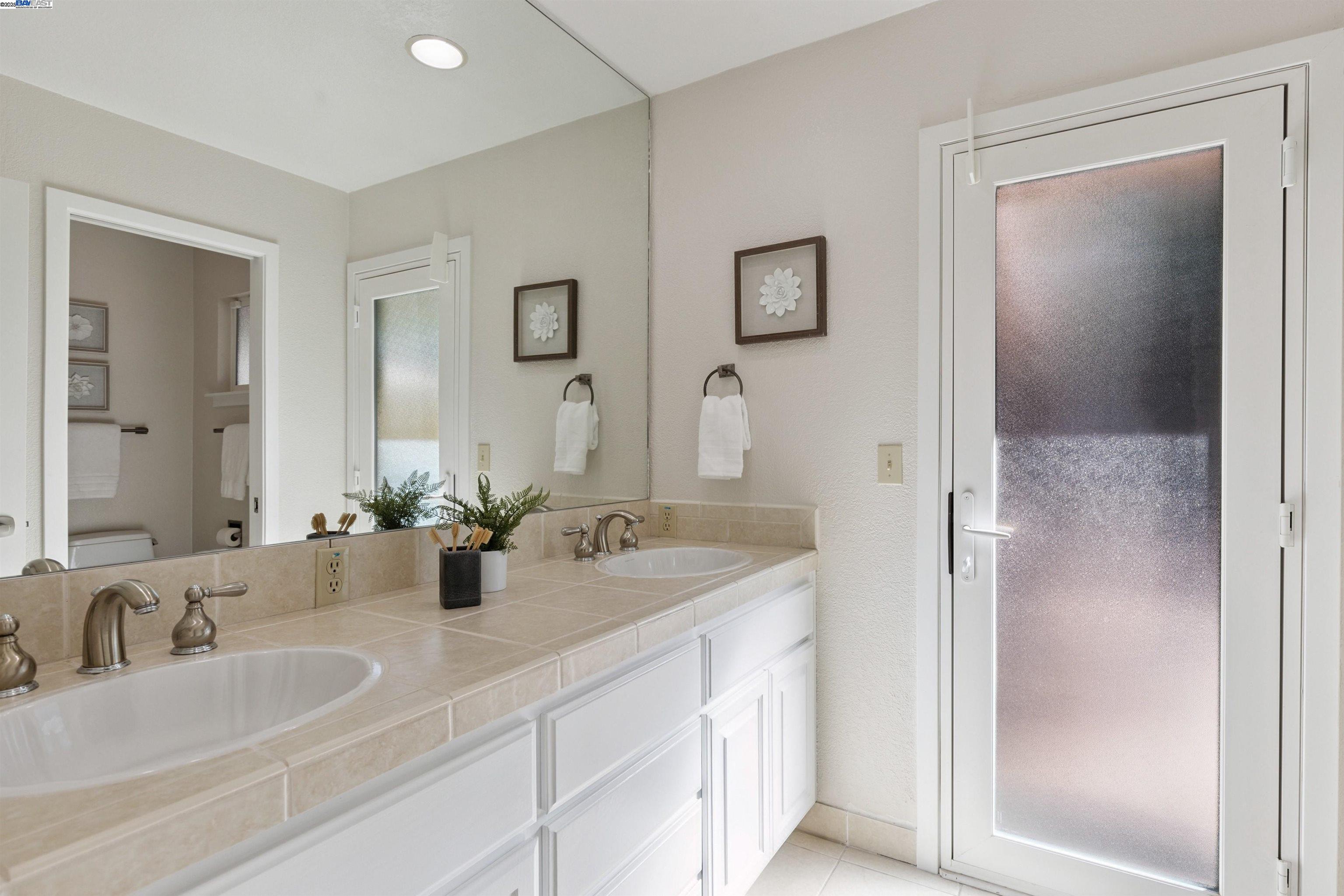 Detail Gallery Image 32 of 60 For 146 via Copla, Alamo,  CA 94507 - 5 Beds | 3 Baths
