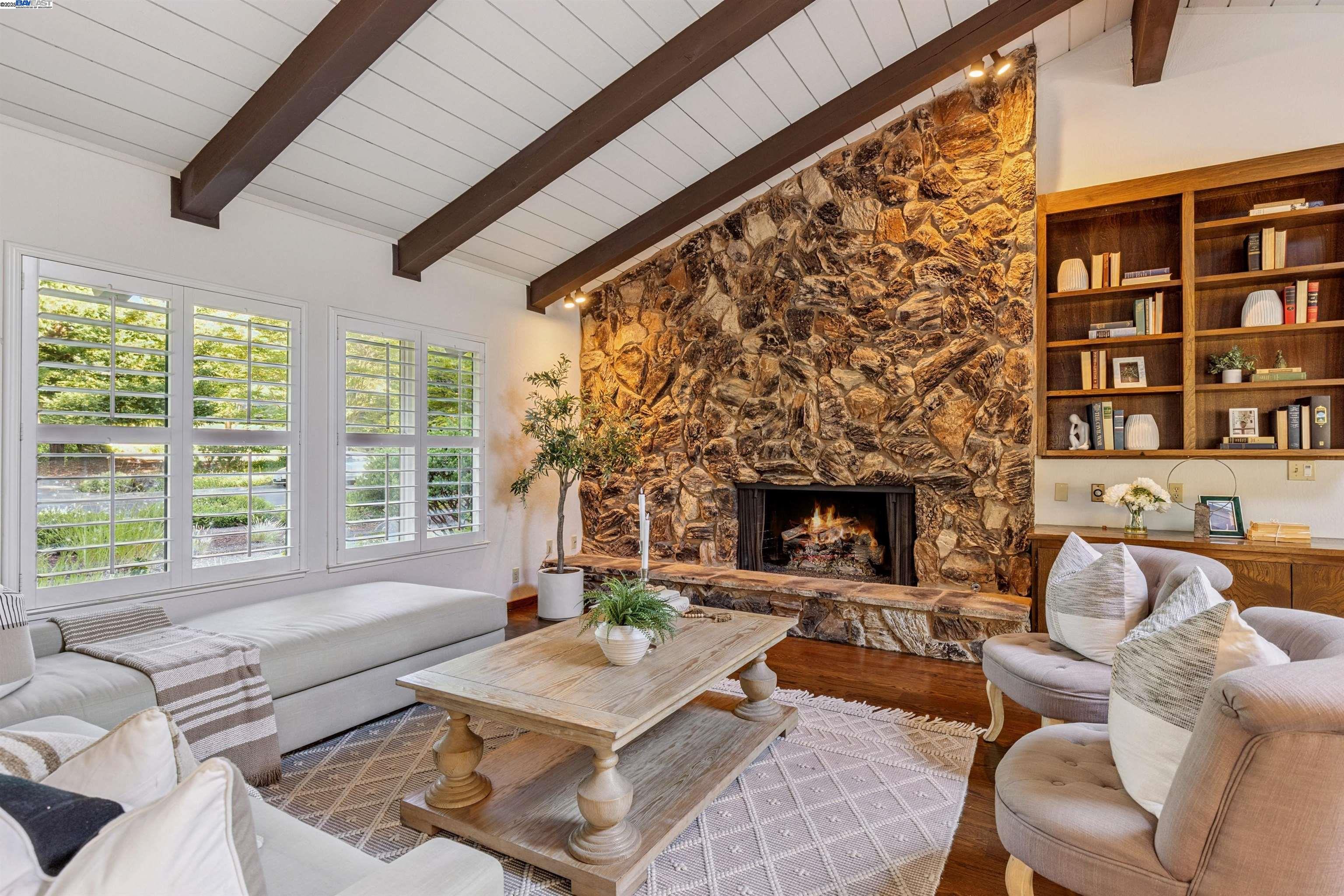 Detail Gallery Image 7 of 60 For 146 via Copla, Alamo,  CA 94507 - 5 Beds | 3 Baths