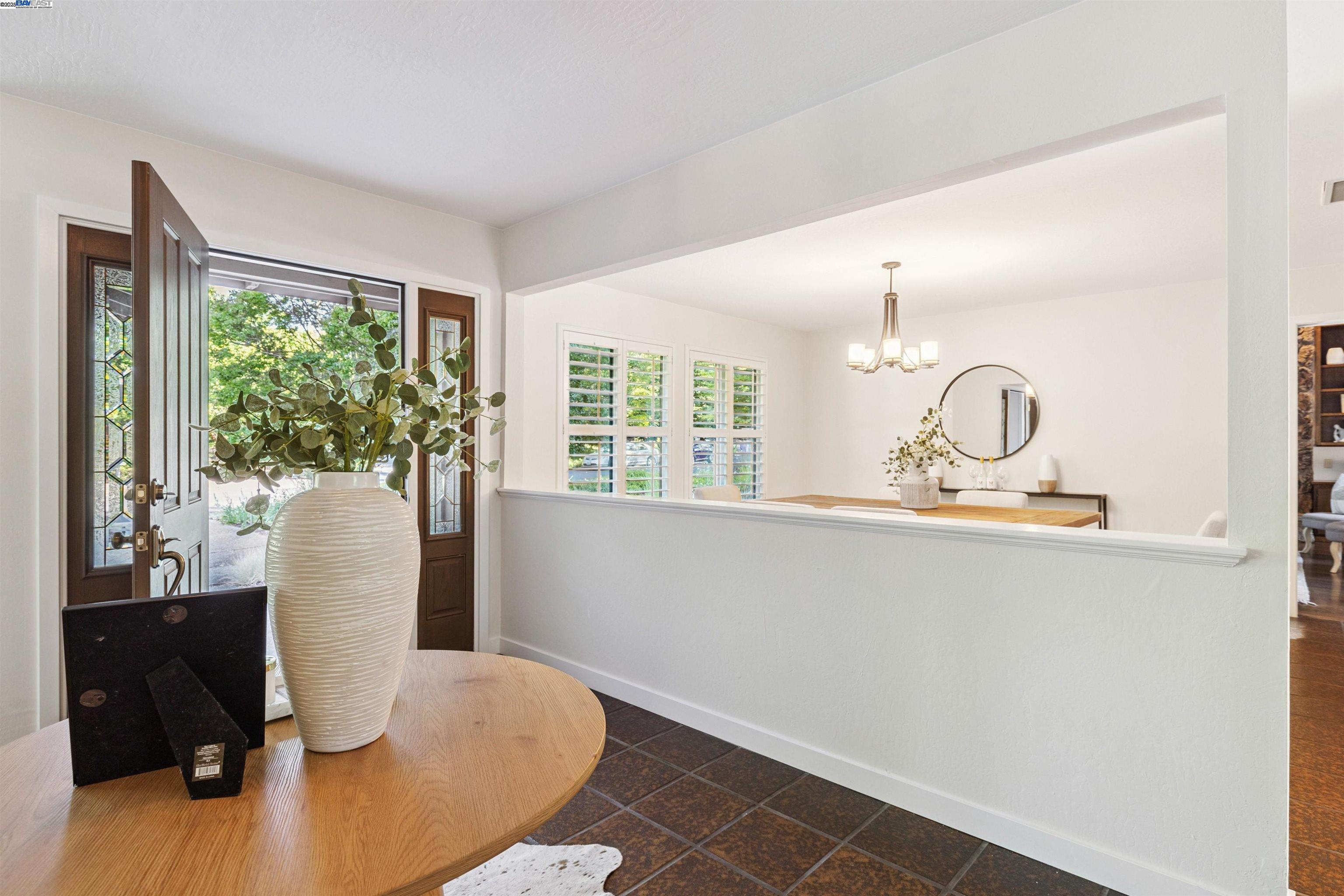Detail Gallery Image 9 of 60 For 146 via Copla, Alamo,  CA 94507 - 5 Beds | 3 Baths
