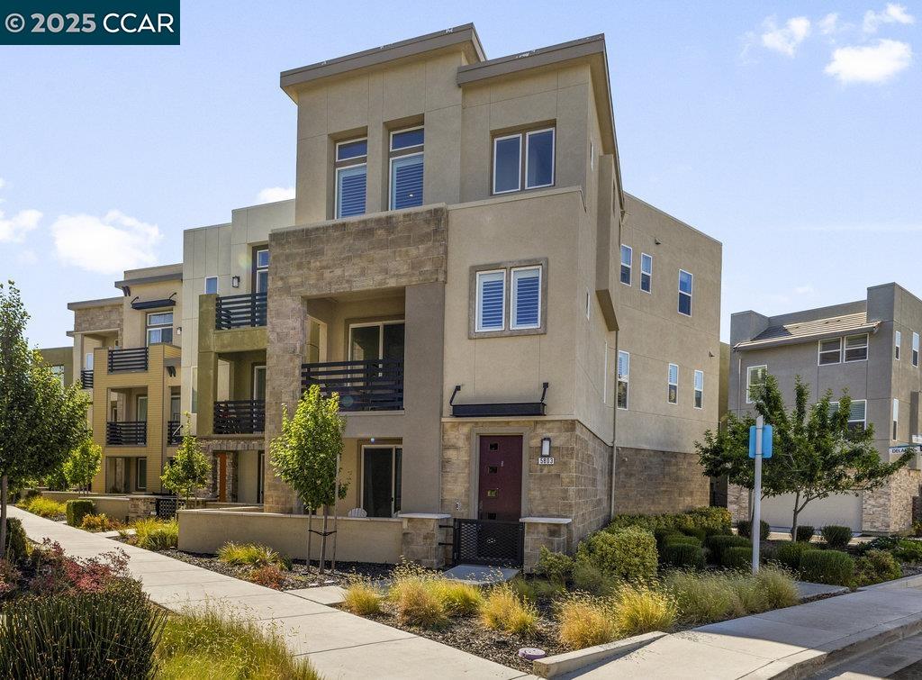Detail Gallery Image 1 of 56 For 5803 Corbin St, Dublin,  CA 94568 - 5 Beds | 4 Baths