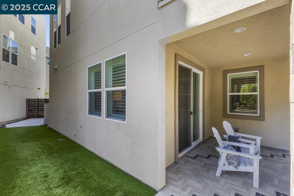 Detail Gallery Image 9 of 56 For 5803 Corbin St, Dublin,  CA 94568 - 5 Beds | 4 Baths