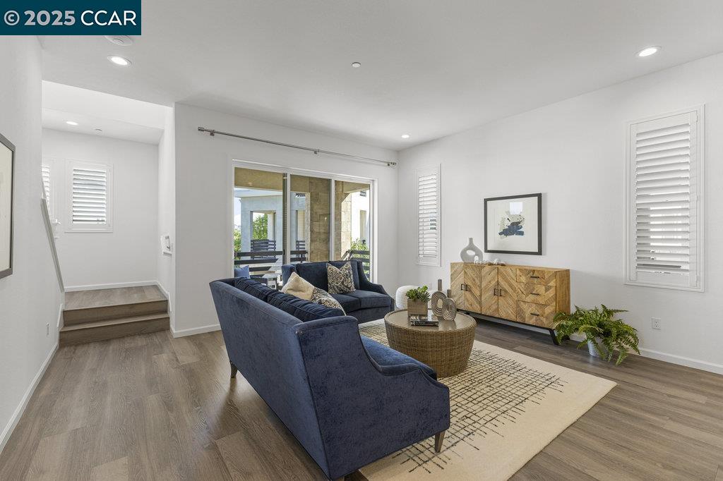 Detail Gallery Image 10 of 56 For 5803 Corbin St, Dublin,  CA 94568 - 5 Beds | 4 Baths