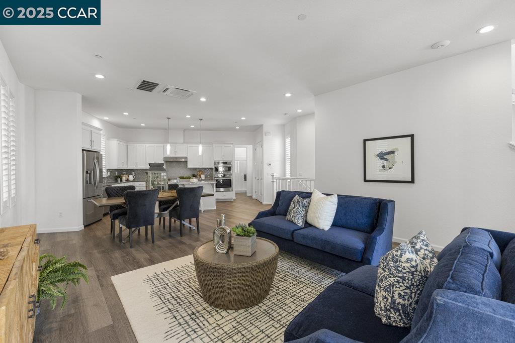 Detail Gallery Image 17 of 56 For 5803 Corbin St, Dublin,  CA 94568 - 5 Beds | 4 Baths