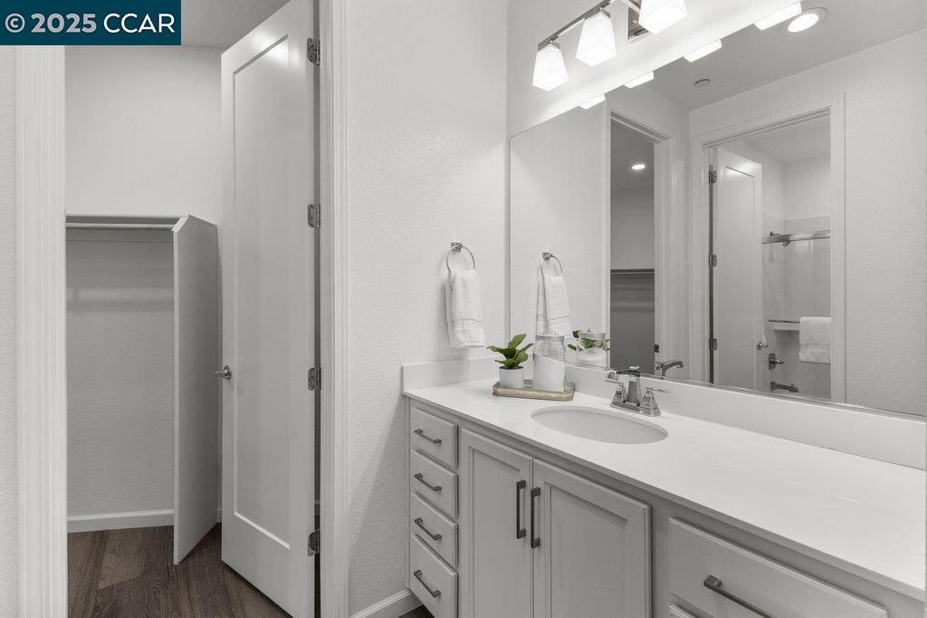 Detail Gallery Image 5 of 56 For 5803 Corbin St, Dublin,  CA 94568 - 5 Beds | 4 Baths