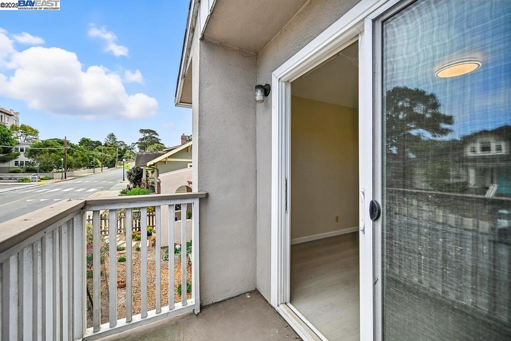 Detail Gallery Image 15 of 58 For 618 Forest Ave, Pacific Grove,  CA 93950 - – Beds | – Baths