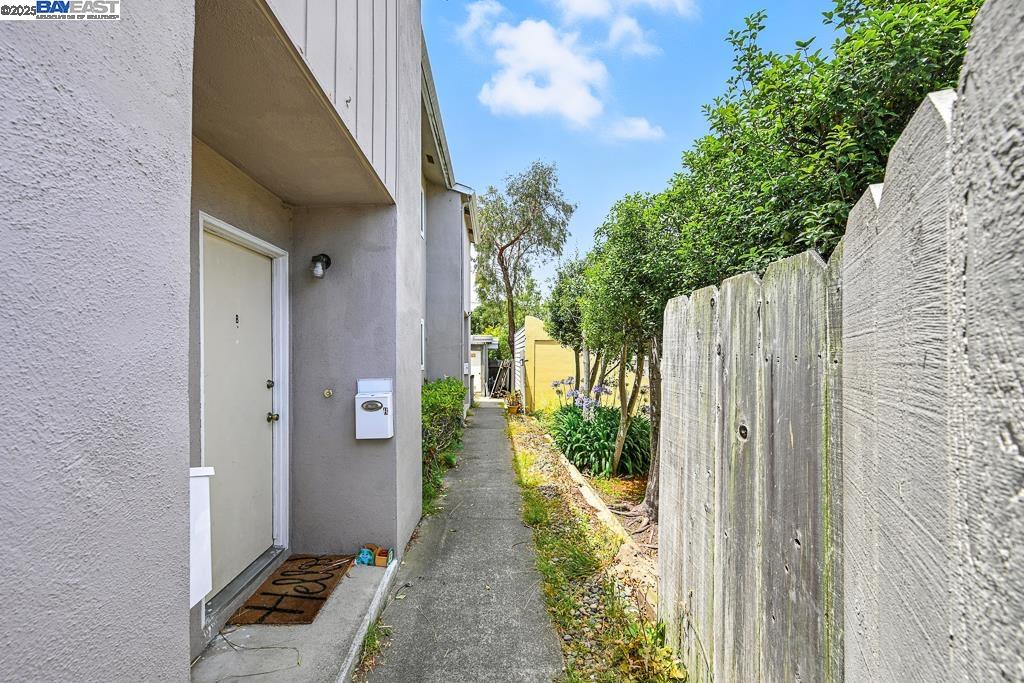 Detail Gallery Image 6 of 58 For 618 Forest Ave, Pacific Grove,  CA 93950 - – Beds | – Baths