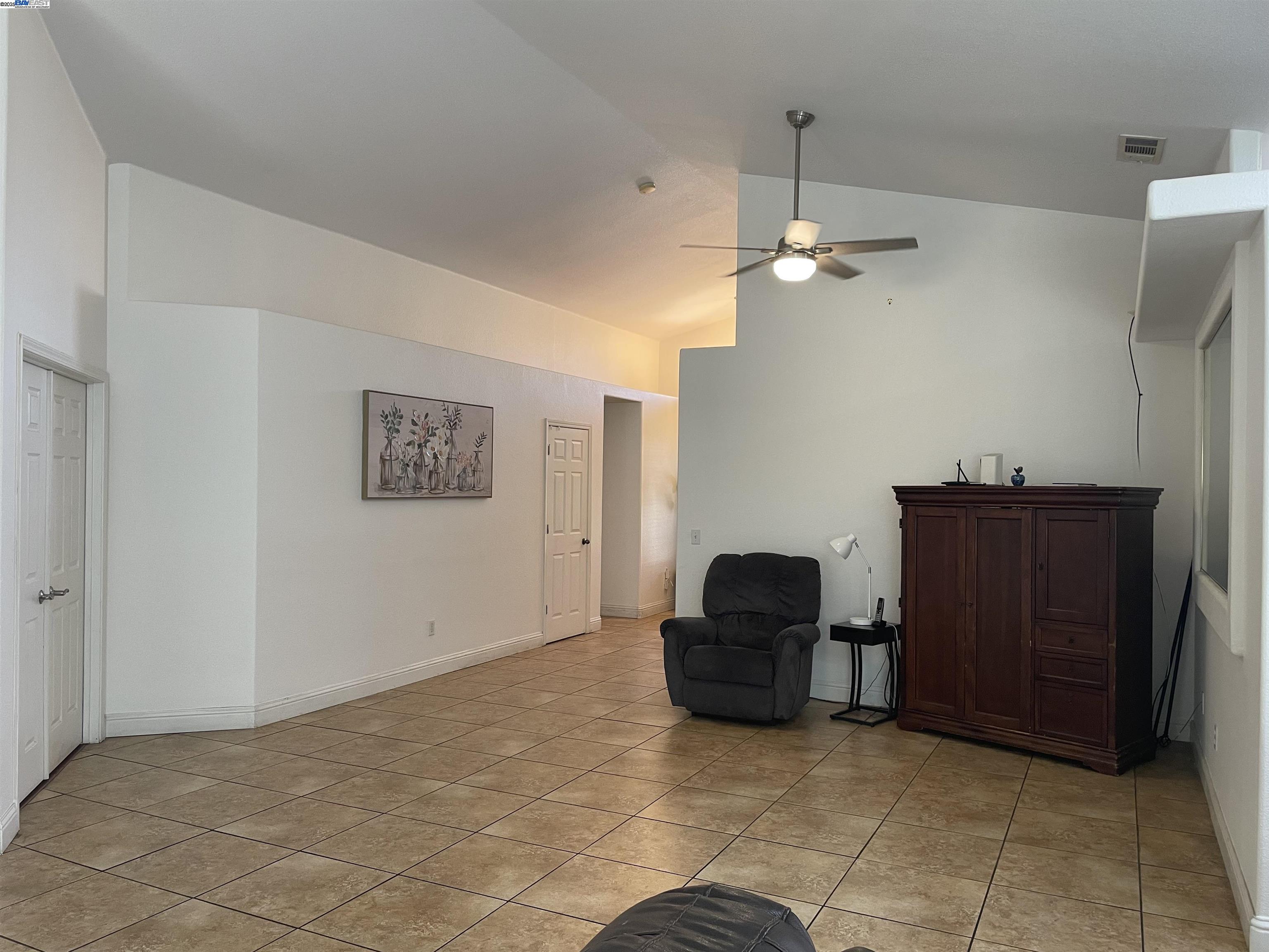 Detail Gallery Image 6 of 24 For 3920 Deshler Ln, Stockton,  CA 95206 - 3 Beds | 2 Baths