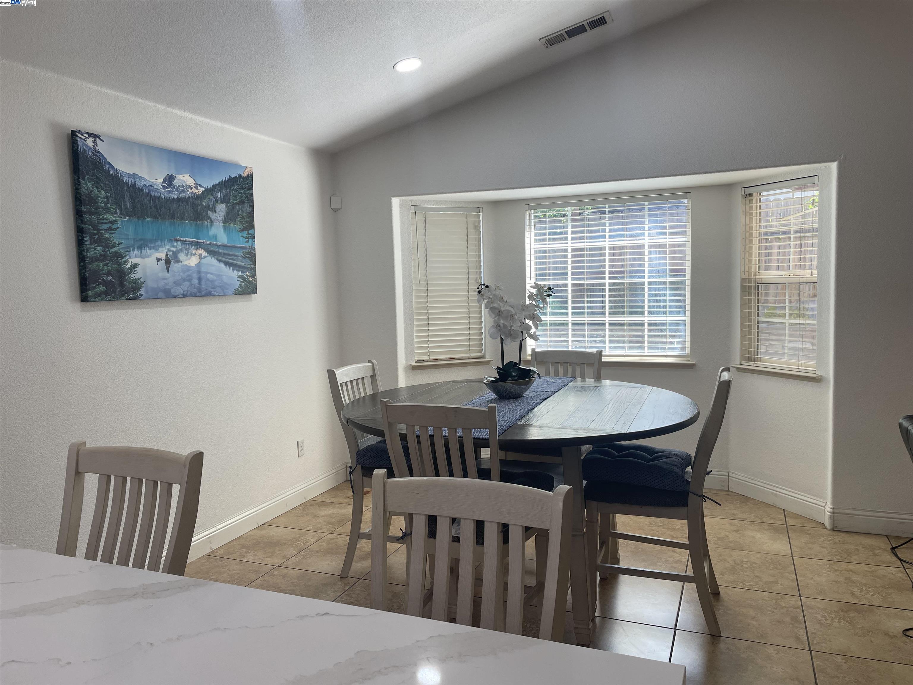 Detail Gallery Image 7 of 24 For 3920 Deshler Ln, Stockton,  CA 95206 - 3 Beds | 2 Baths