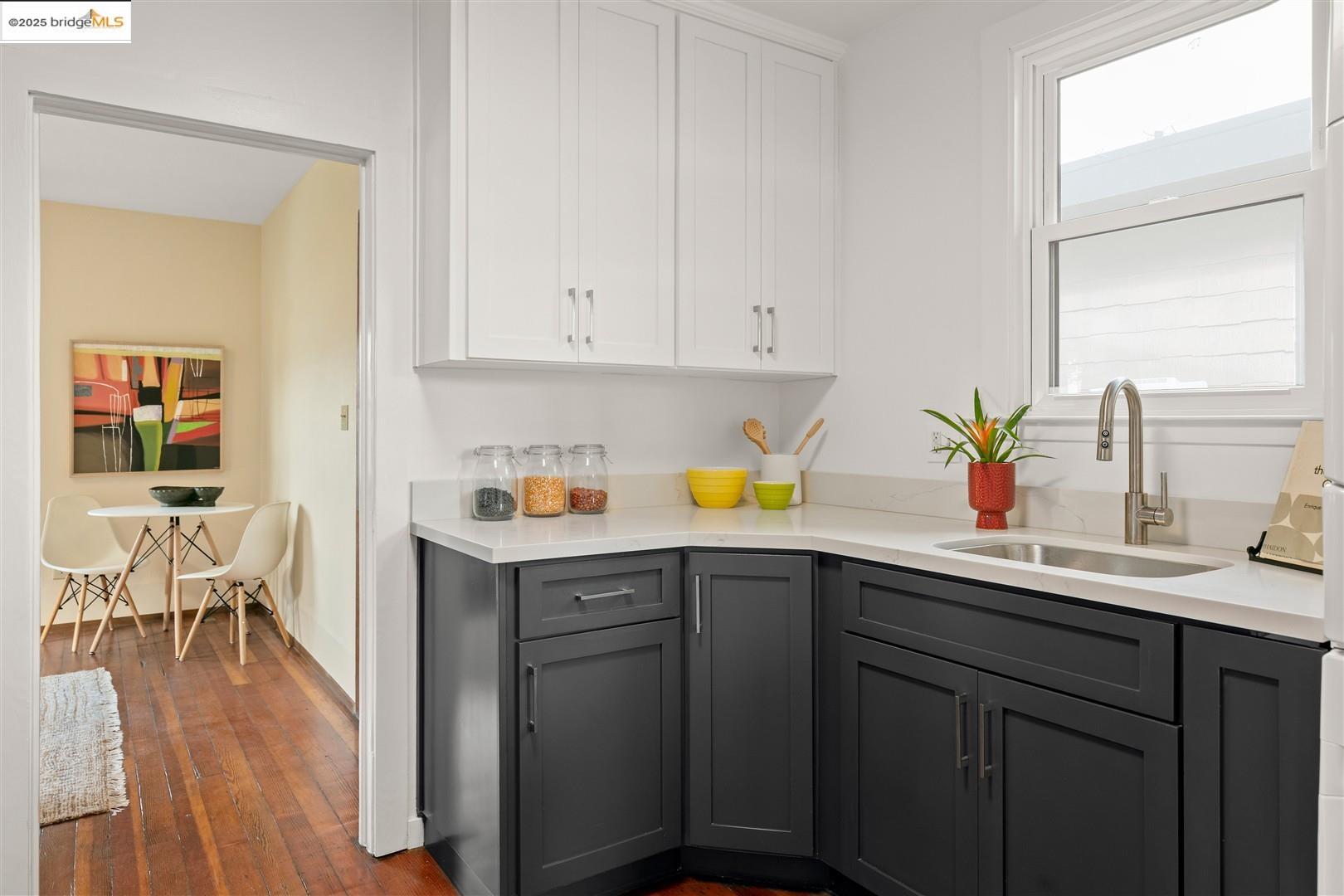 Detail Gallery Image 12 of 25 For 1130 Derby St, Berkeley,  CA 94702 - 1 Beds | 1 Baths