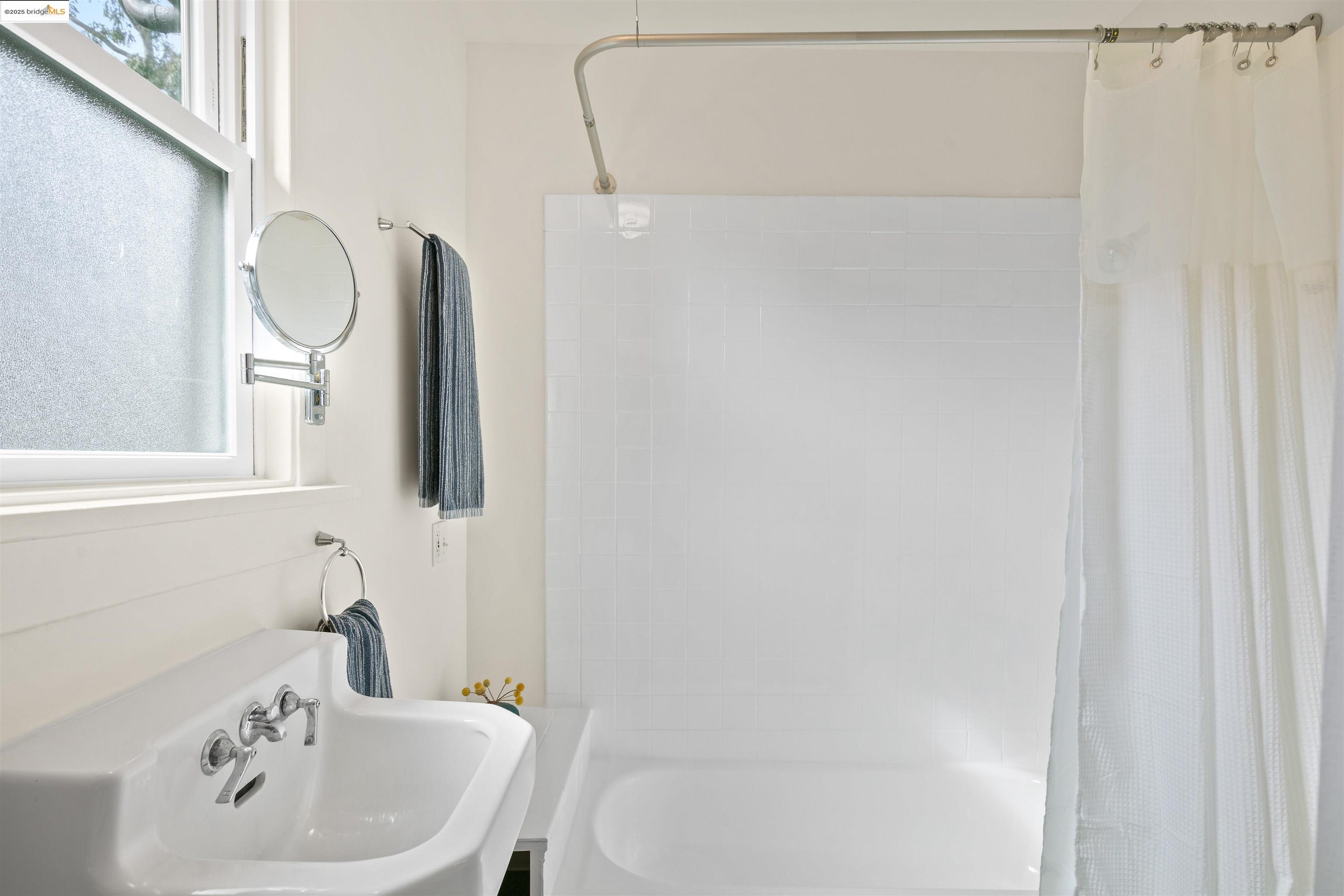 Detail Gallery Image 17 of 25 For 1130 Derby St, Berkeley,  CA 94702 - 1 Beds | 1 Baths
