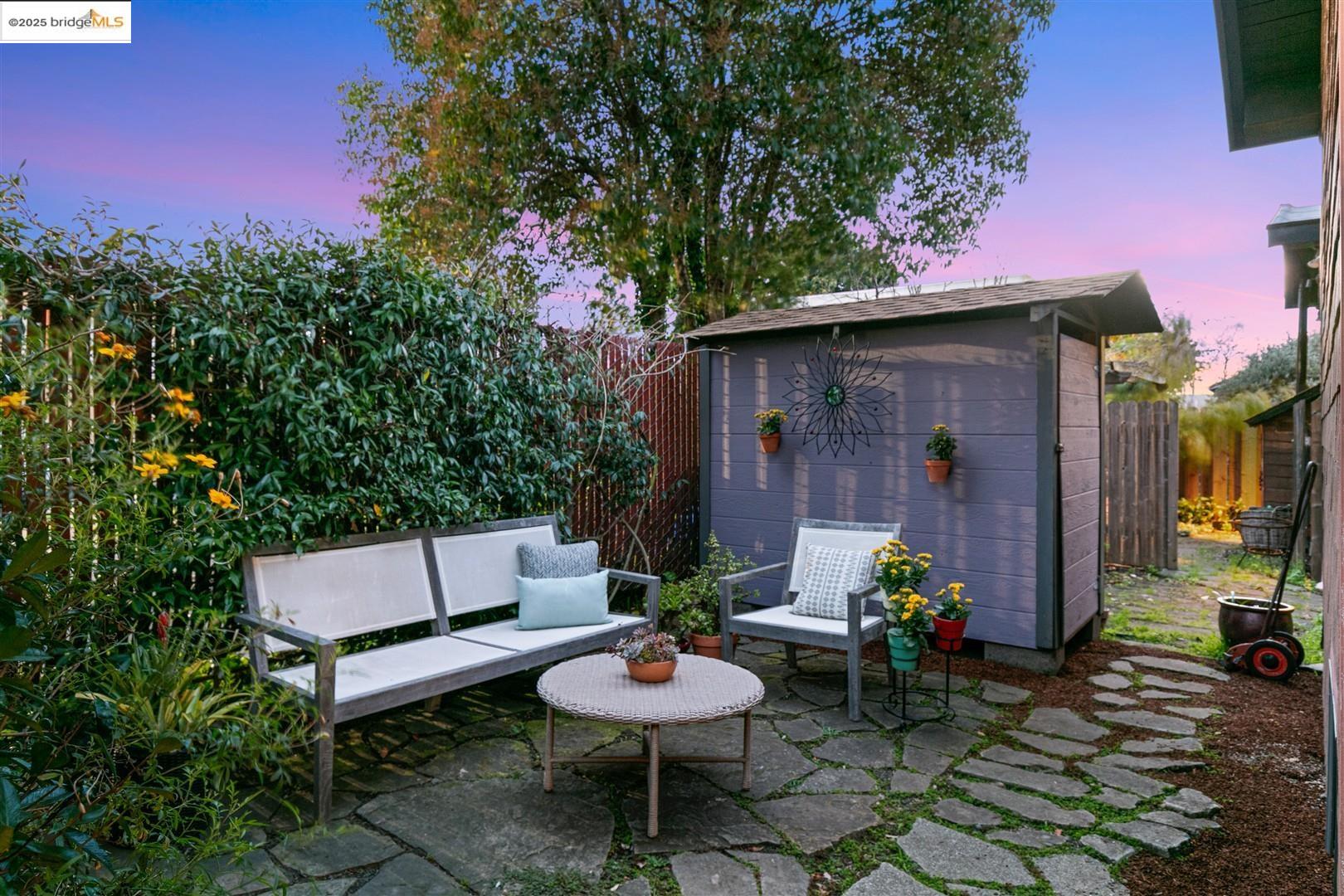 Detail Gallery Image 18 of 25 For 1130 Derby St, Berkeley,  CA 94702 - 1 Beds | 1 Baths