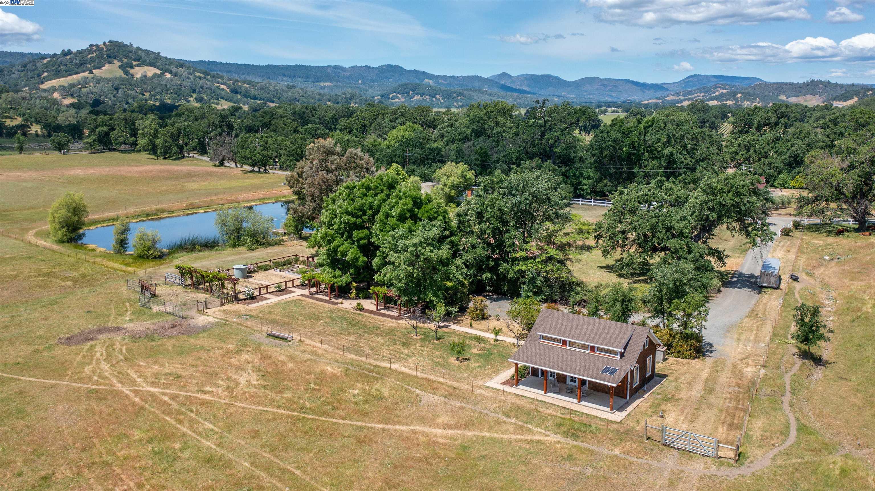 Detail Gallery Image 1 of 32 For 2051 Dollarhide Rd, Saint Helena,  CA 94574 - 2 Beds | 1 Baths