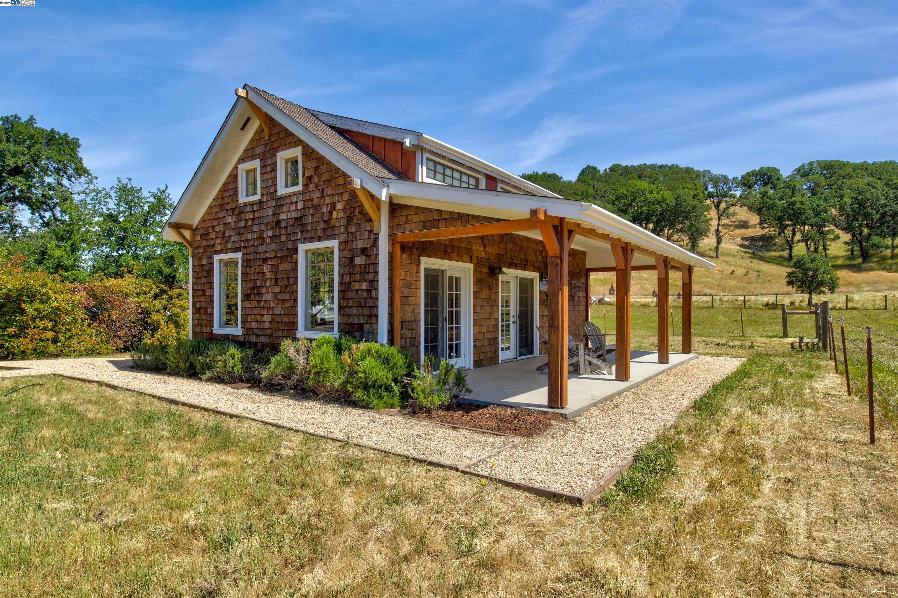 Detail Gallery Image 16 of 32 For 2051 Dollarhide Rd, Saint Helena,  CA 94574 - 2 Beds | 1 Baths