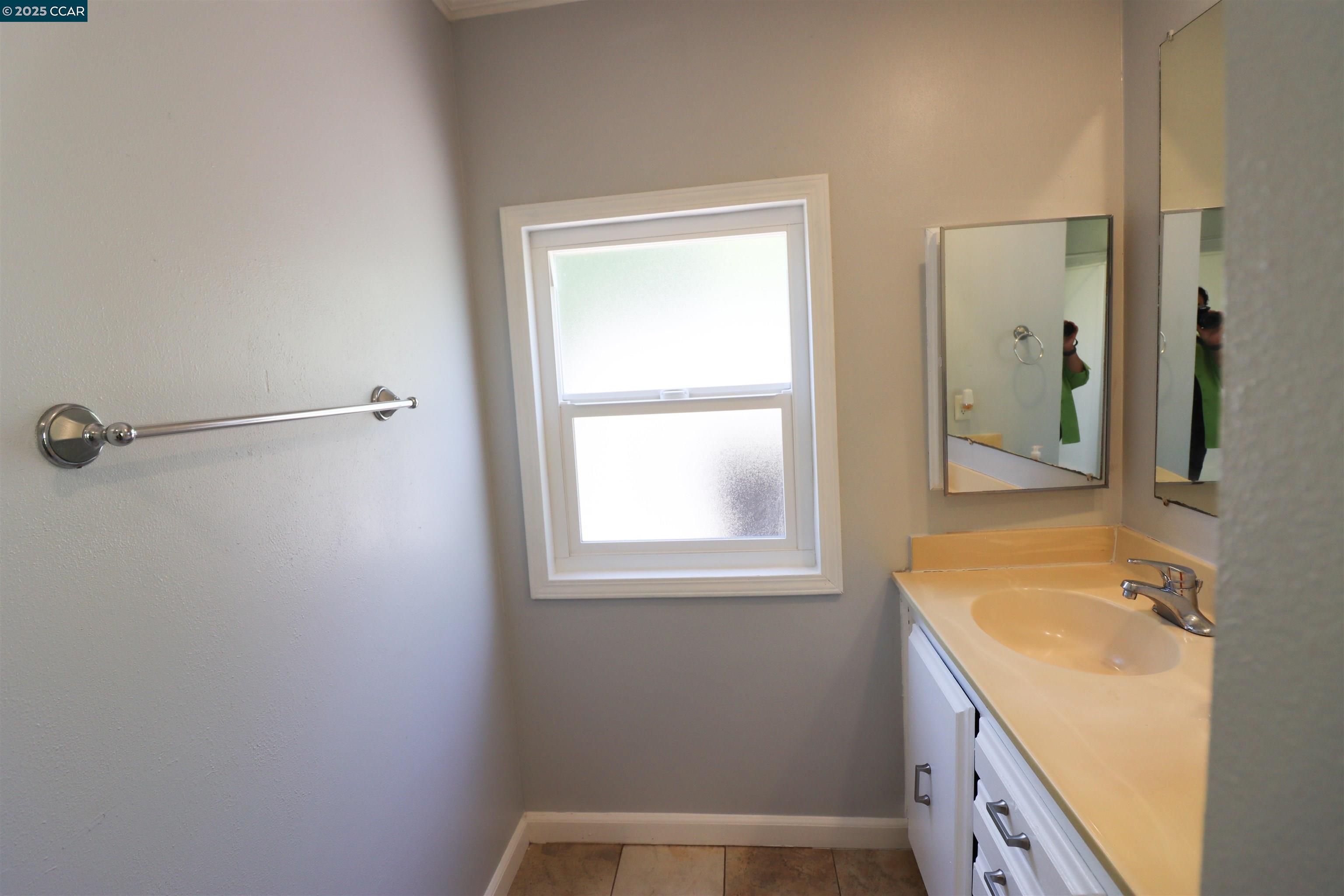 Detail Gallery Image 12 of 23 For 530 Captains Ct, Bay Point,  CA 94565 - 4 Beds | 2 Baths