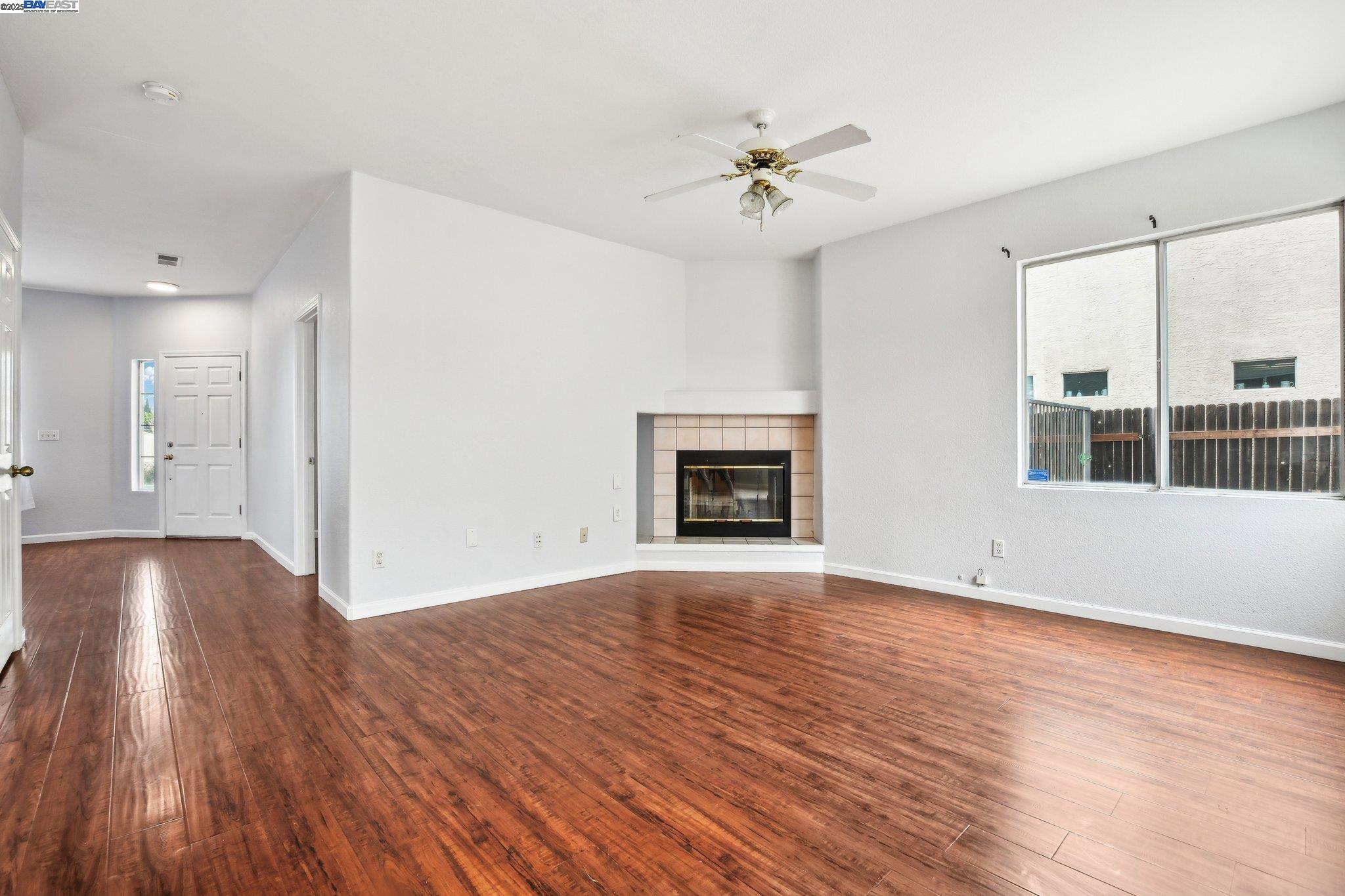 Detail Gallery Image 11 of 35 For 8935 Cypress View Way, Elk Grove,  CA 95758 - 4 Beds | 2/1 Baths
