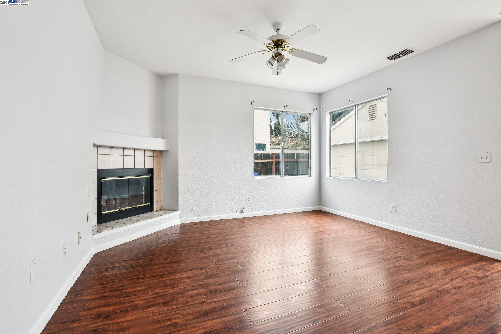 Detail Gallery Image 12 of 35 For 8935 Cypress View Way, Elk Grove,  CA 95758 - 4 Beds | 2/1 Baths