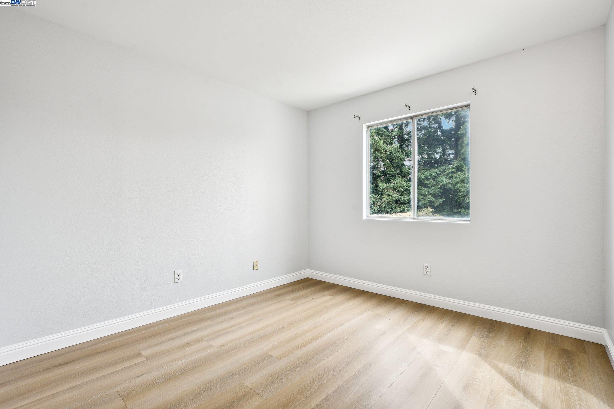 Detail Gallery Image 19 of 35 For 8935 Cypress View Way, Elk Grove,  CA 95758 - 4 Beds | 2/1 Baths