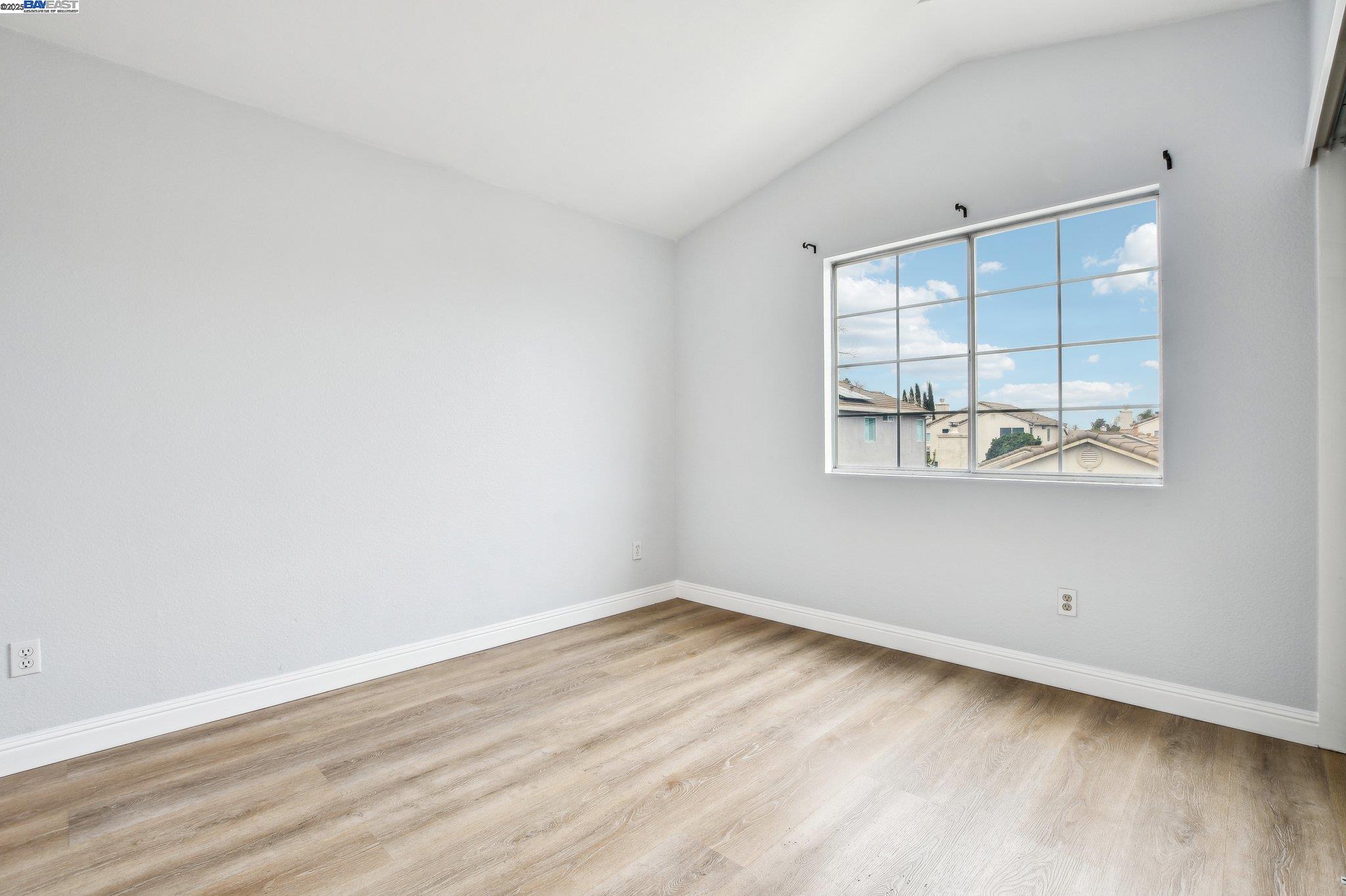 Detail Gallery Image 24 of 35 For 8935 Cypress View Way, Elk Grove,  CA 95758 - 4 Beds | 2/1 Baths