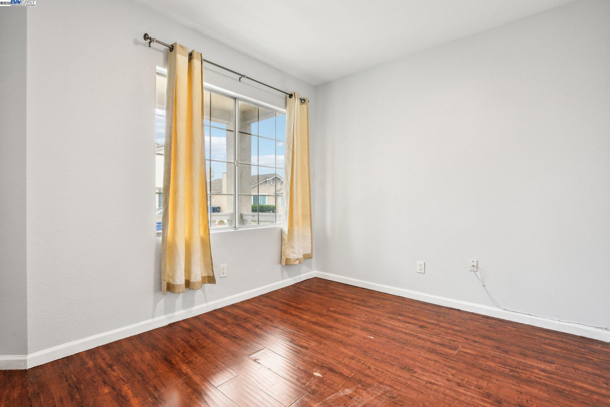 Detail Gallery Image 9 of 35 For 8935 Cypress View Way, Elk Grove,  CA 95758 - 4 Beds | 2/1 Baths