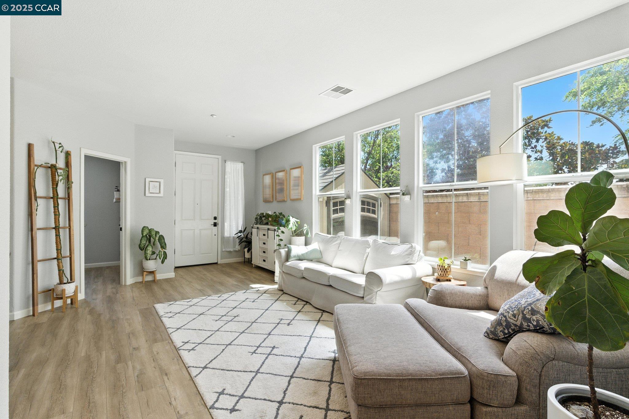 Detail Gallery Image 5 of 47 For 50 Safflower Ct, Oakley,  CA 94561 - 3 Beds | 2 Baths