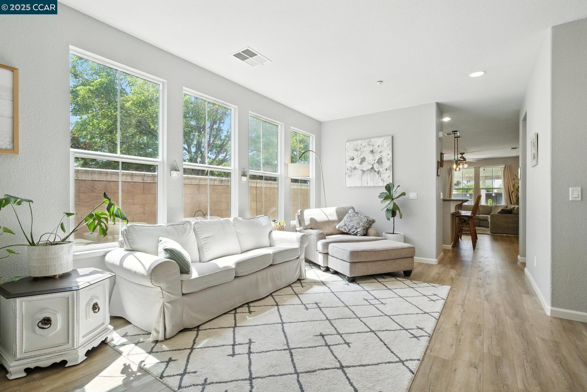 Detail Gallery Image 6 of 47 For 50 Safflower Ct, Oakley,  CA 94561 - 3 Beds | 2 Baths