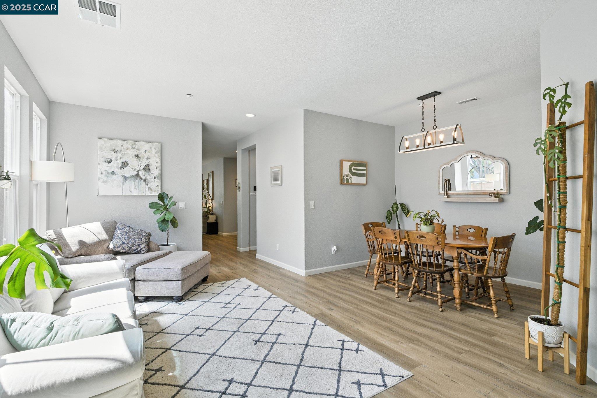 Detail Gallery Image 8 of 47 For 50 Safflower Ct, Oakley,  CA 94561 - 3 Beds | 2 Baths