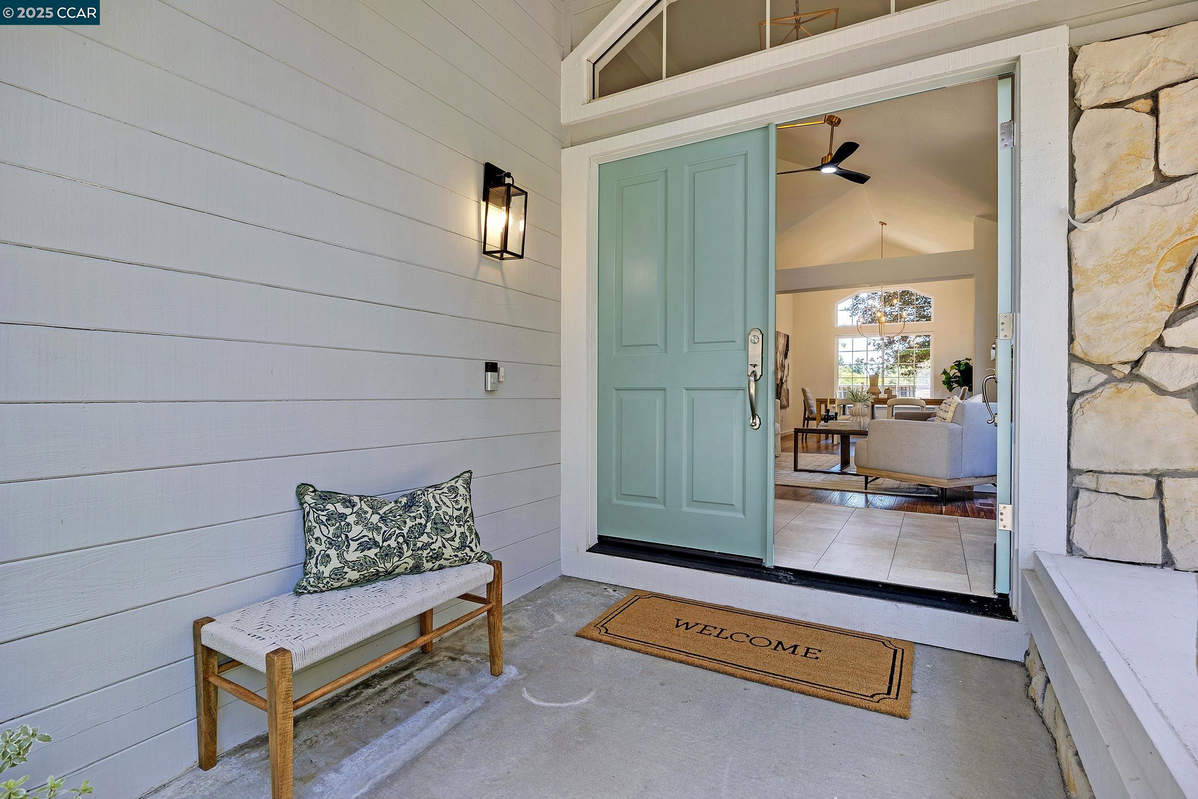 Detail Gallery Image 2 of 54 For 1373 Fountain Springs Cir, Danville,  CA 94526 - 4 Beds | 3 Baths