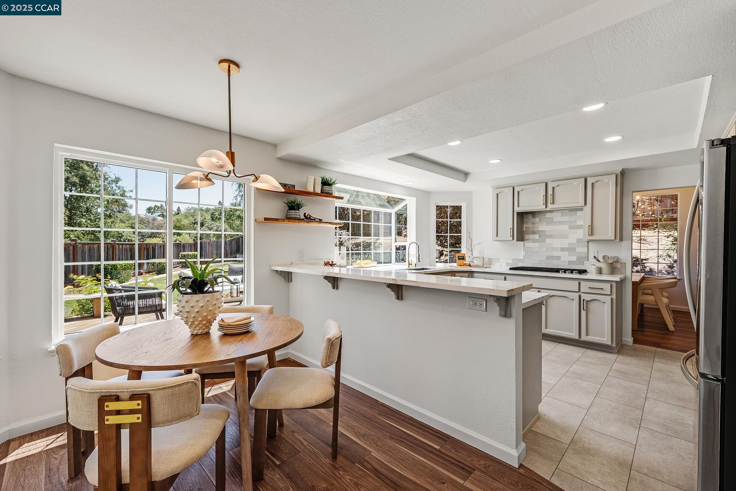 Detail Gallery Image 12 of 54 For 1373 Fountain Springs Cir, Danville,  CA 94526 - 4 Beds | 3 Baths