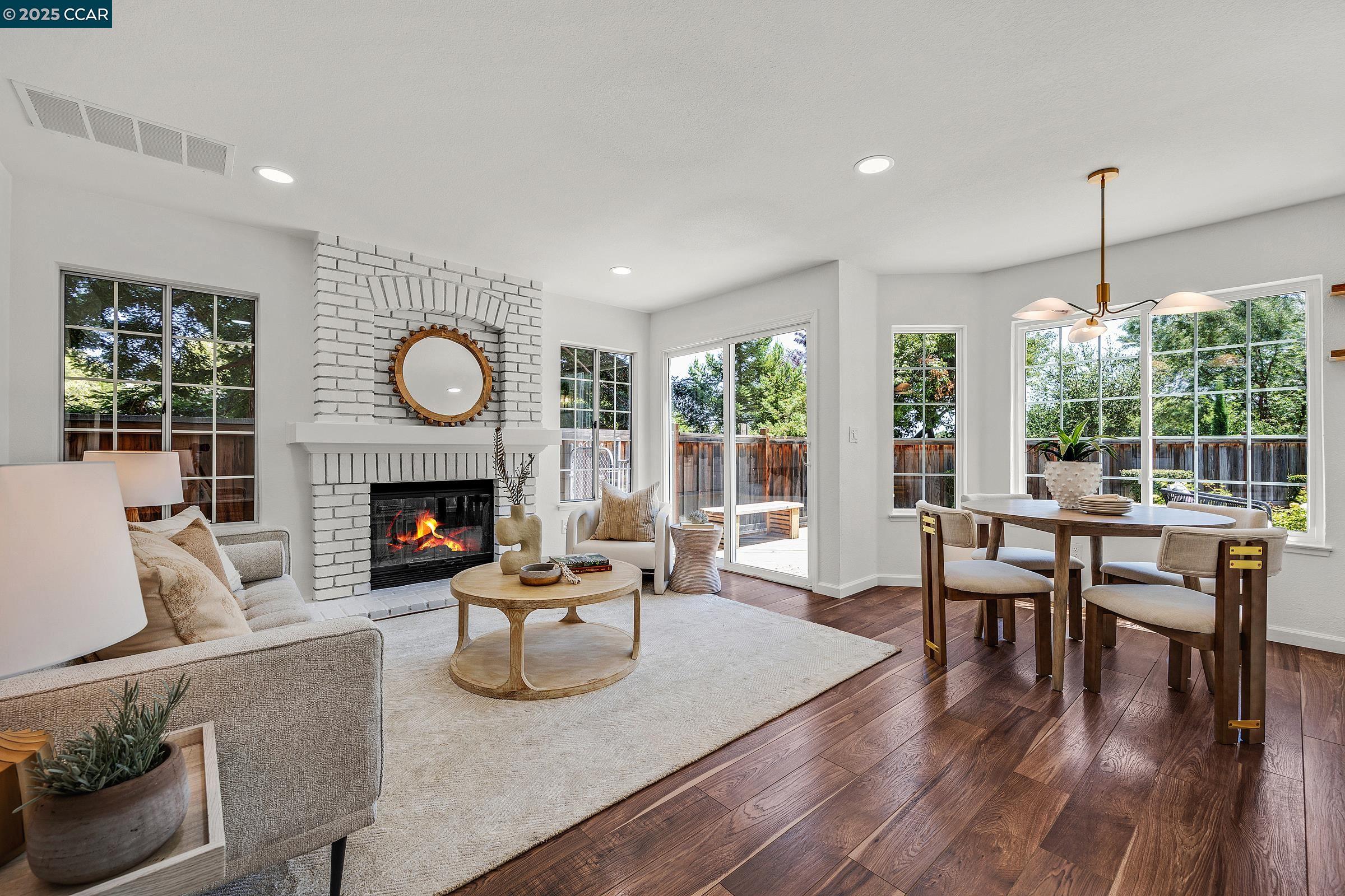 Detail Gallery Image 13 of 54 For 1373 Fountain Springs Cir, Danville,  CA 94526 - 4 Beds | 3 Baths