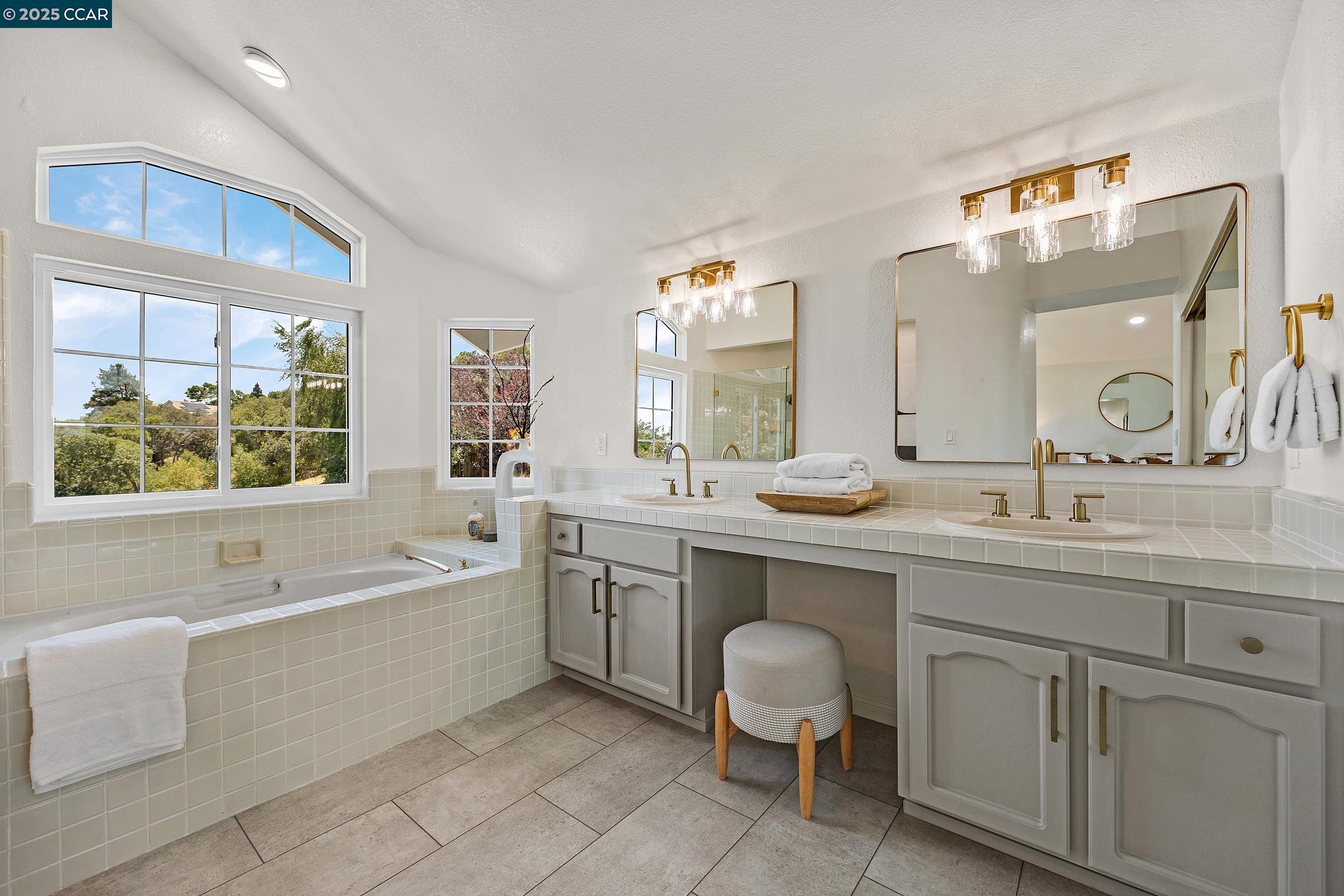 Detail Gallery Image 24 of 54 For 1373 Fountain Springs Cir, Danville,  CA 94526 - 4 Beds | 3 Baths