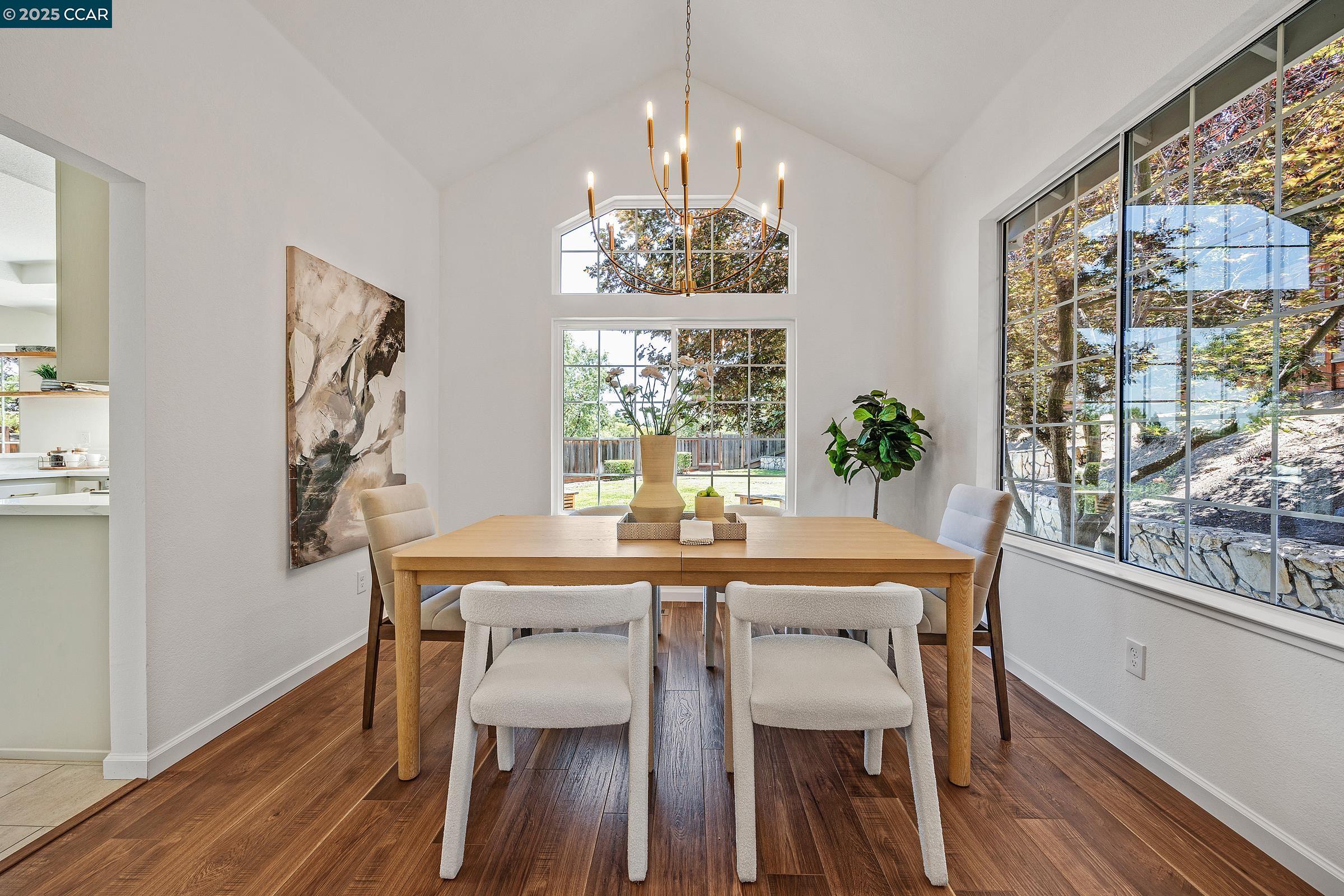 Detail Gallery Image 6 of 54 For 1373 Fountain Springs Cir, Danville,  CA 94526 - 4 Beds | 3 Baths