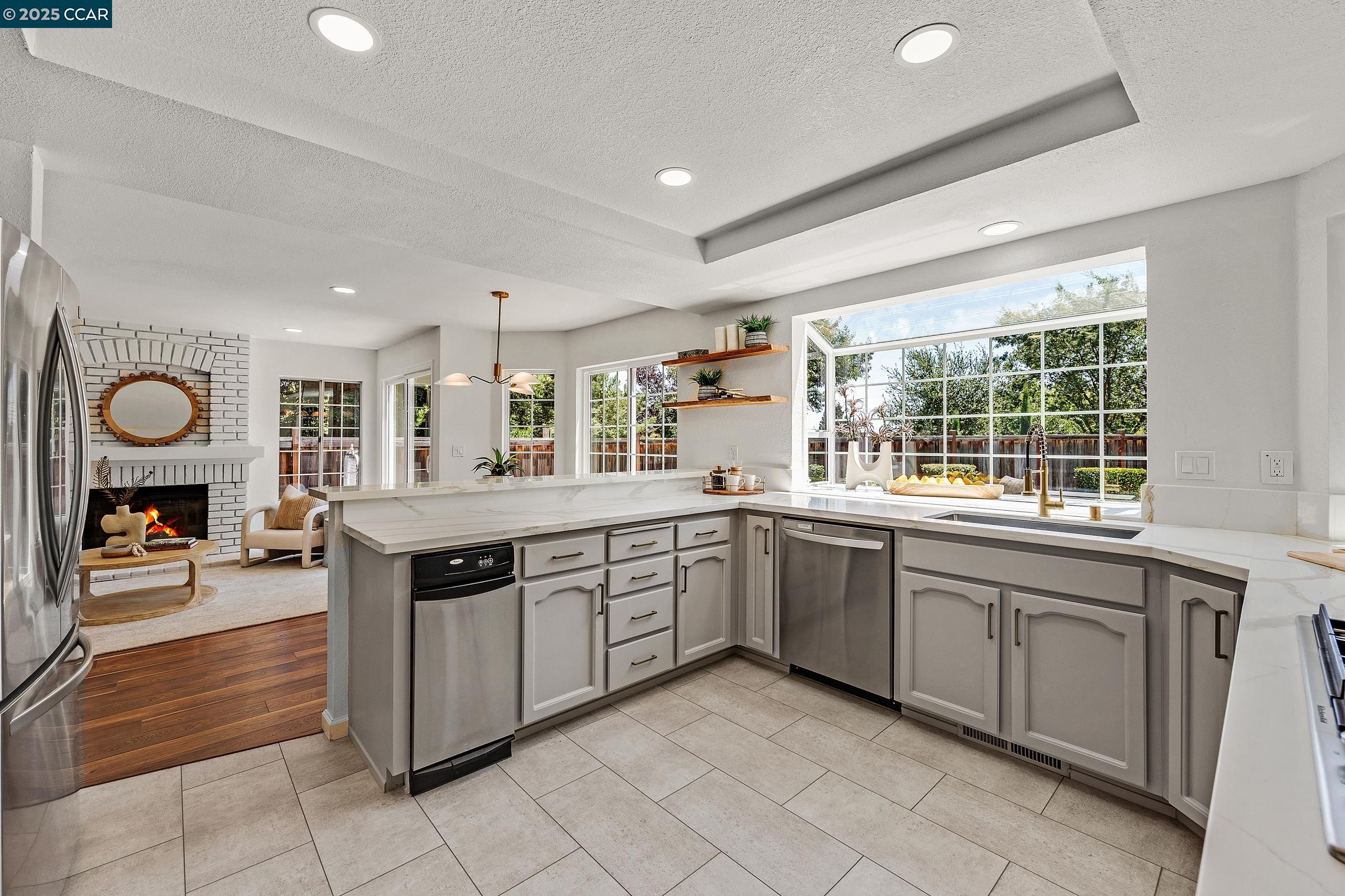 Detail Gallery Image 10 of 54 For 1373 Fountain Springs Cir, Danville,  CA 94526 - 4 Beds | 3 Baths