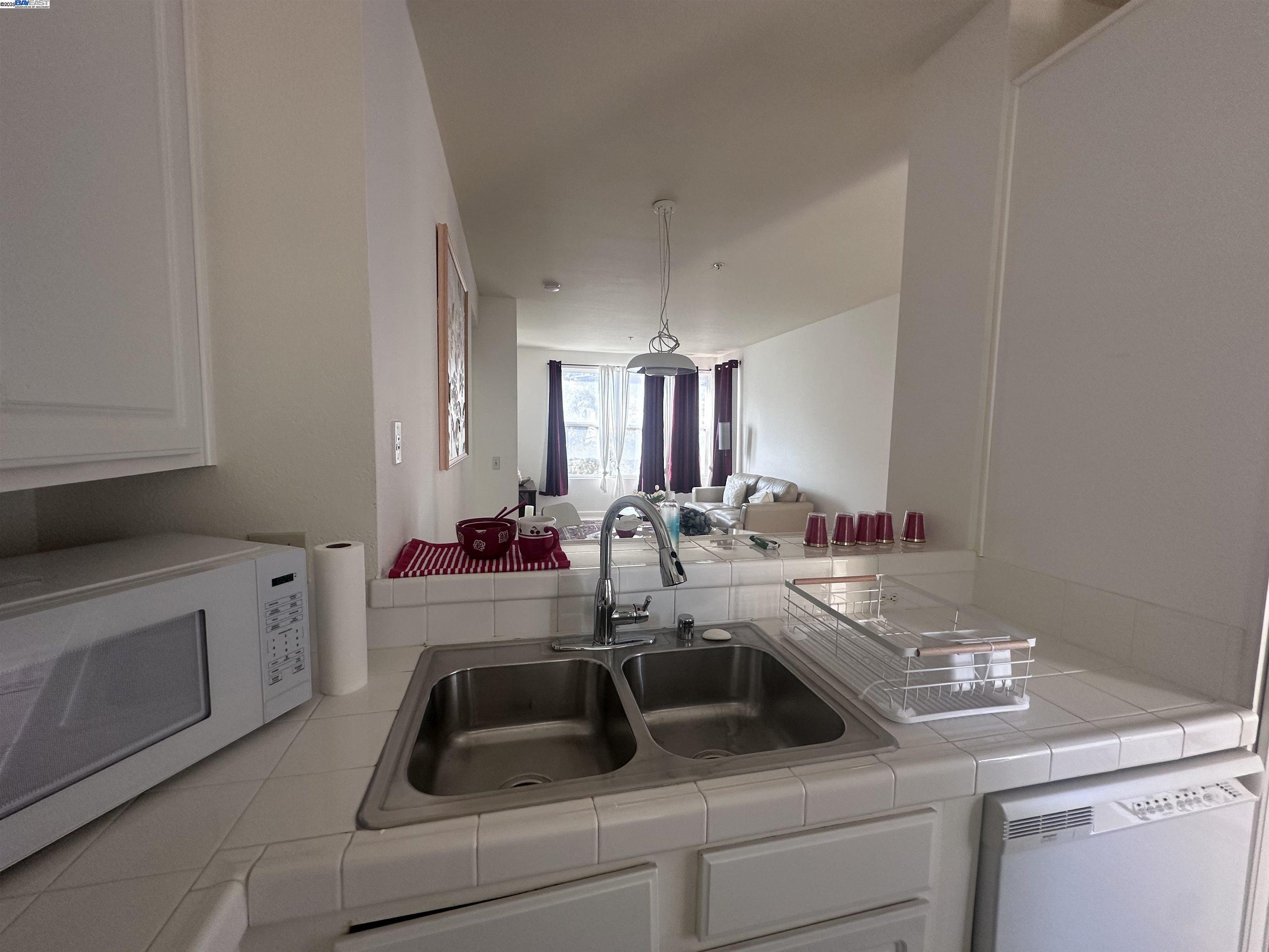 Detail Gallery Image 3 of 6 For 1 Crescent Way #1402,  San Francisco,  CA 94134 - 2 Beds | 2 Baths