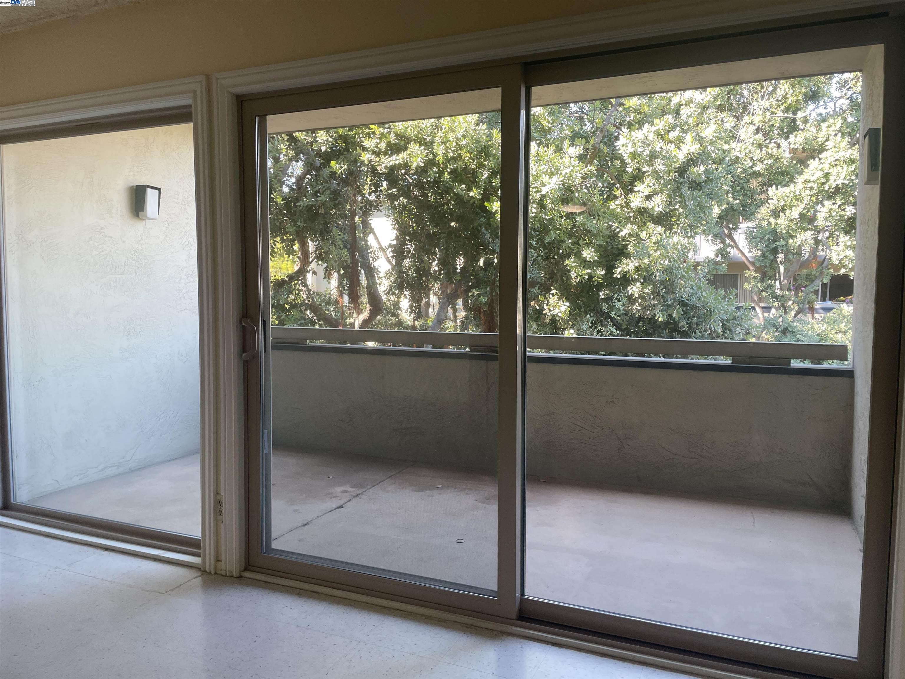 Detail Gallery Image 12 of 28 For 965 Shorepoint Ct #200, Alameda,  CA 94501 - 1 Beds | 1/1 Baths