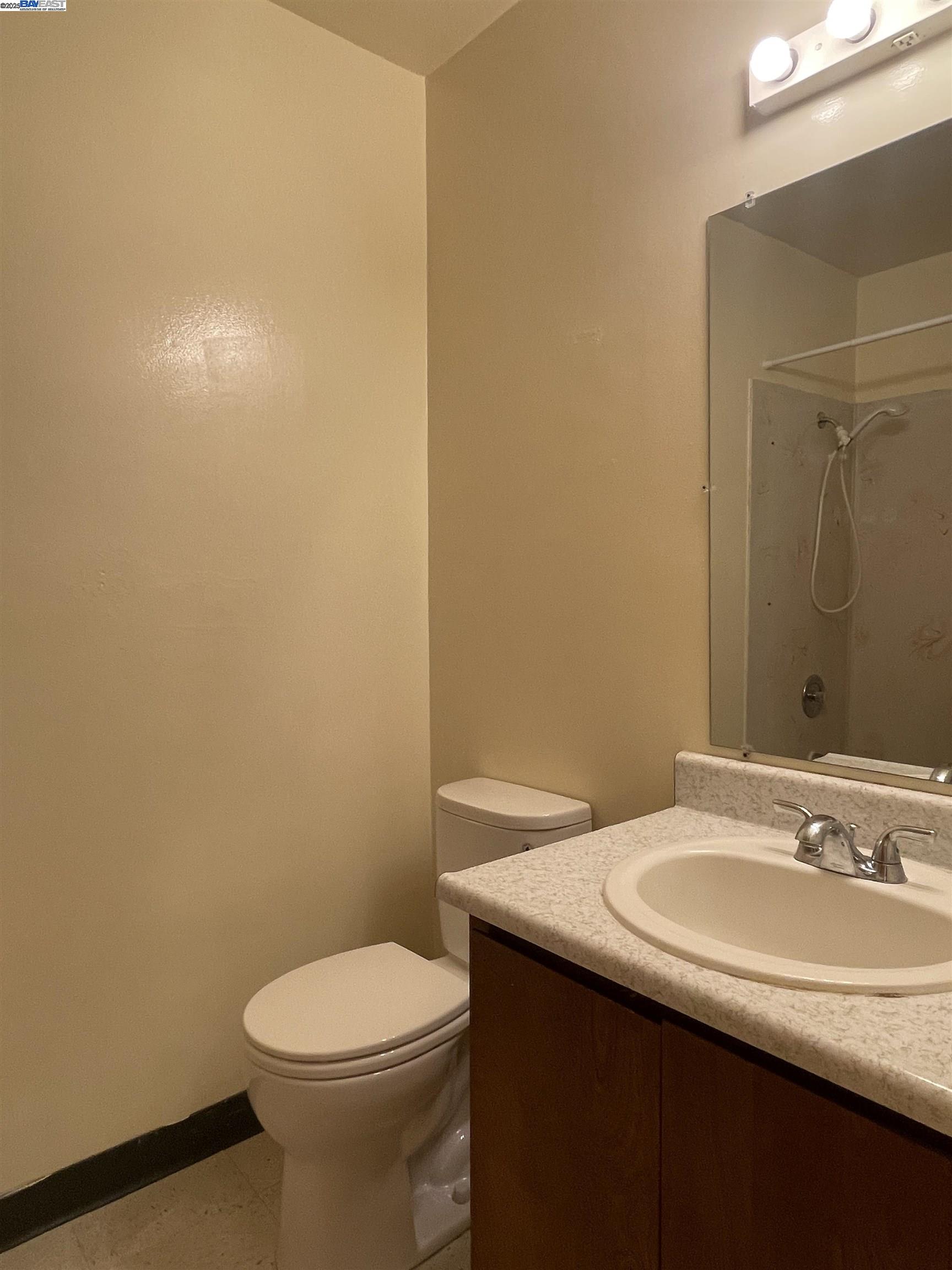 Detail Gallery Image 16 of 28 For 965 Shorepoint Ct #200, Alameda,  CA 94501 - 1 Beds | 1/1 Baths