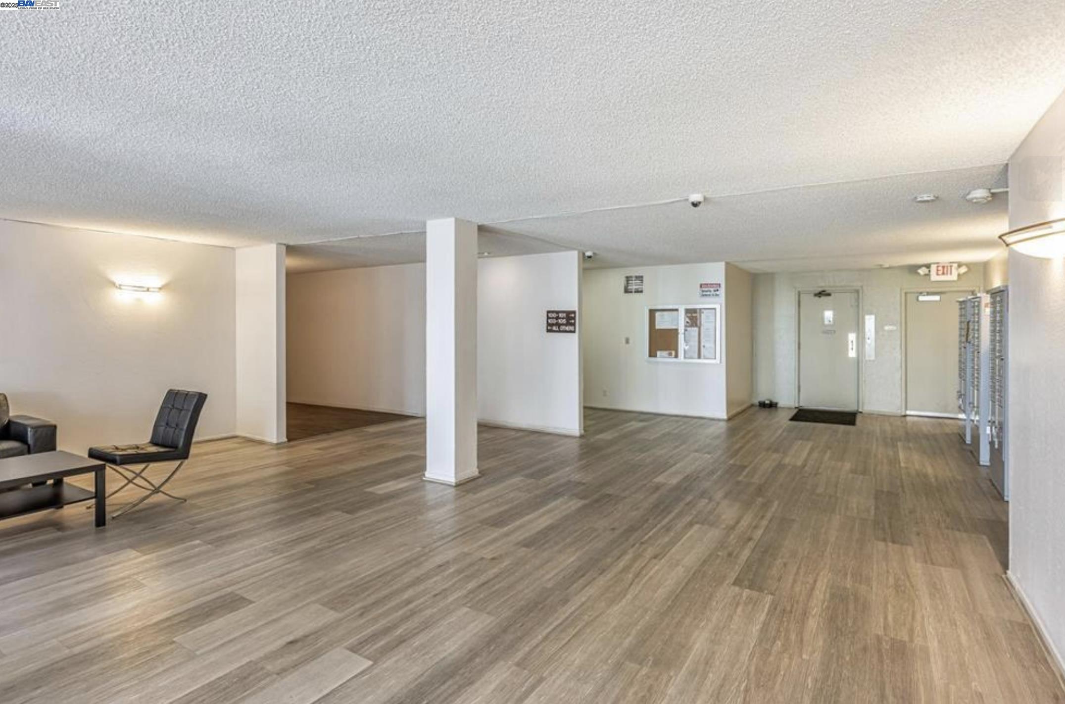 Detail Gallery Image 3 of 28 For 965 Shorepoint Ct #200, Alameda,  CA 94501 - 1 Beds | 1/1 Baths