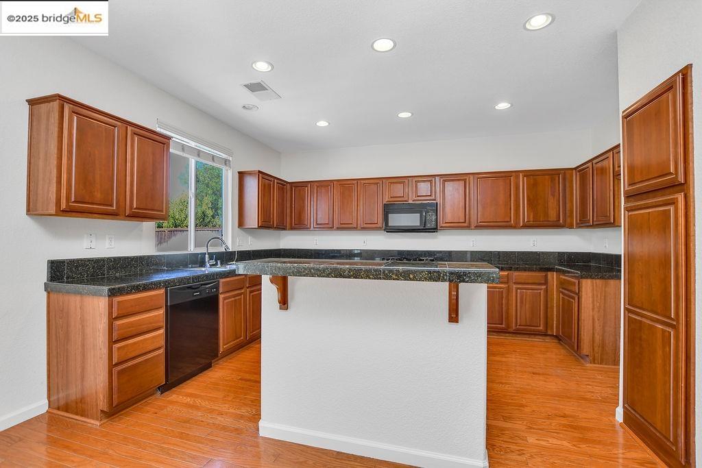 Detail Gallery Image 11 of 35 For 4619 Menona Court, Antioch,  CA 94531-9417 - 4 Beds | 2/1 Baths