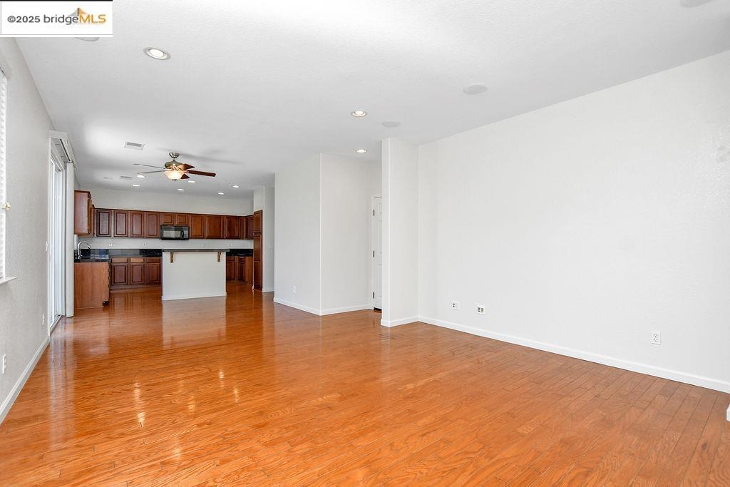 Detail Gallery Image 9 of 35 For 4619 Menona Court, Antioch,  CA 94531-9417 - 4 Beds | 2/1 Baths
